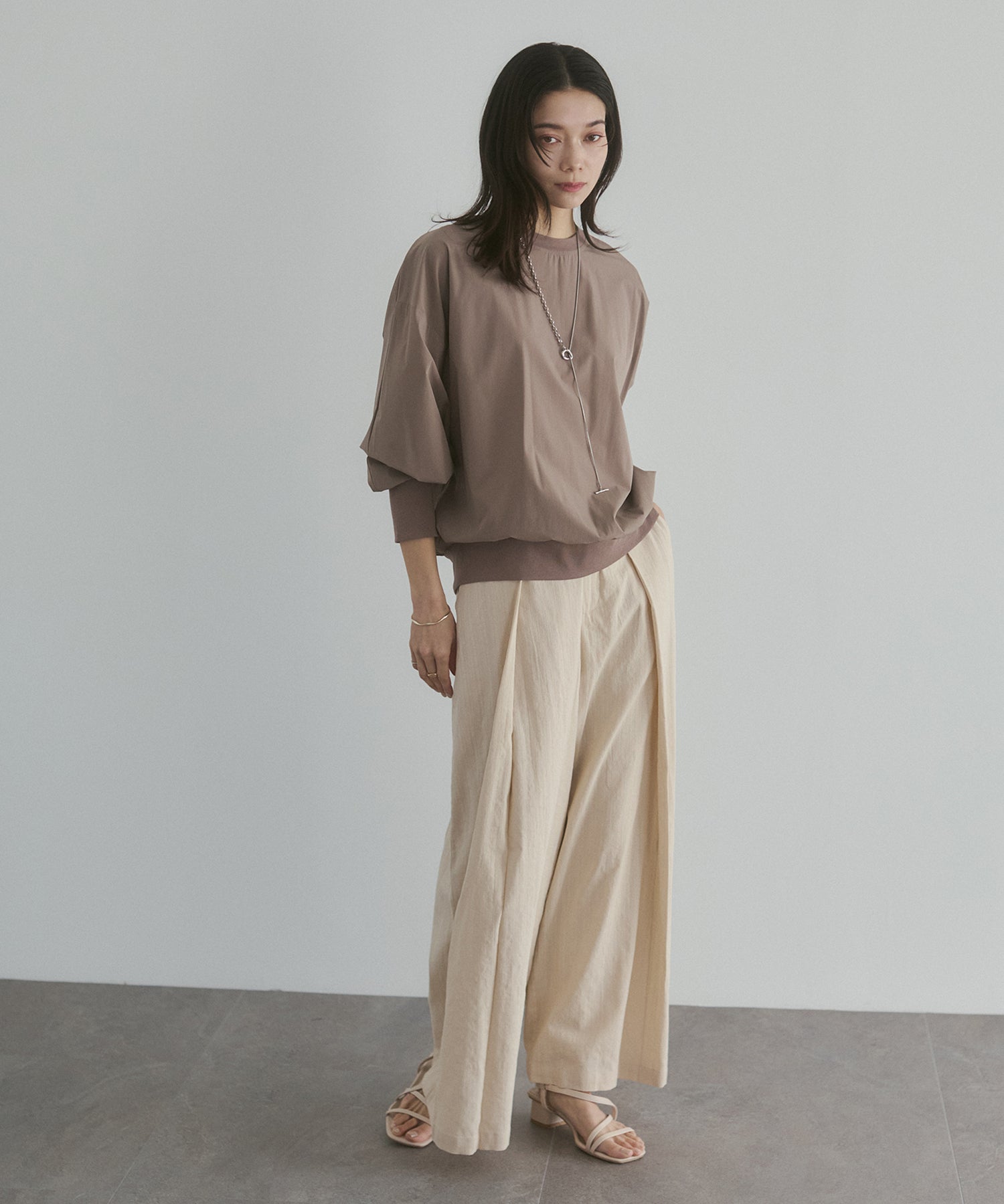 SPRING SLAB DEEP TUCK PANTS