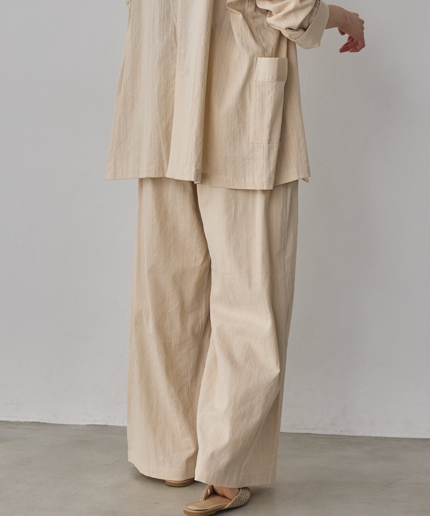 SPRING SLAB DEEP TUCK PANTS
