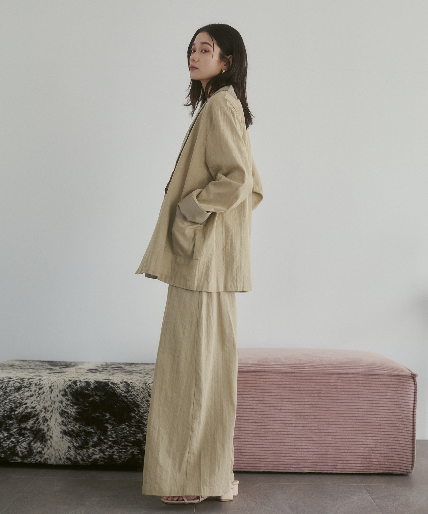 SPRING SLAB DEEP TUCK PANTS