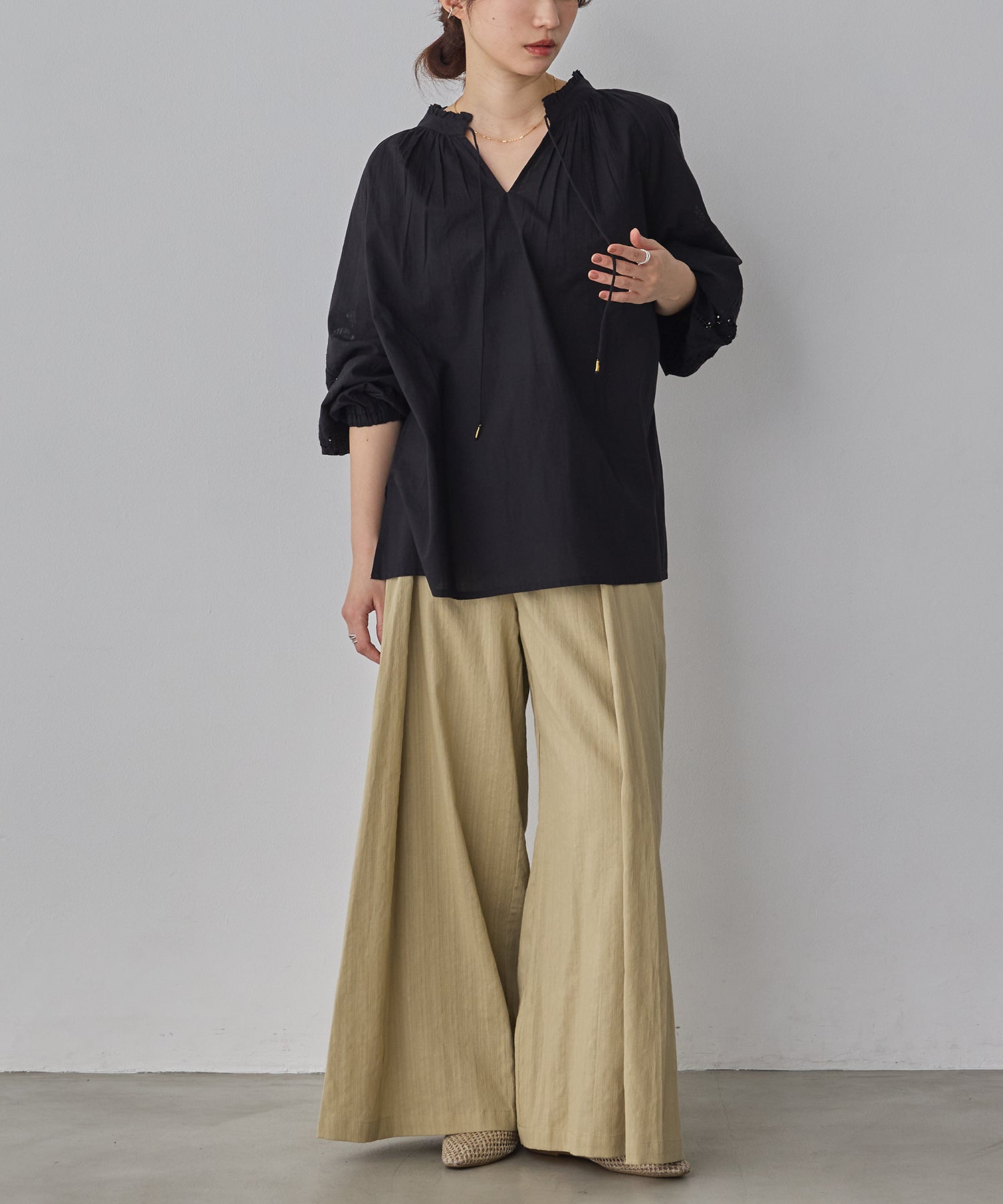 SPRING SLAB DEEP TUCK PANTS