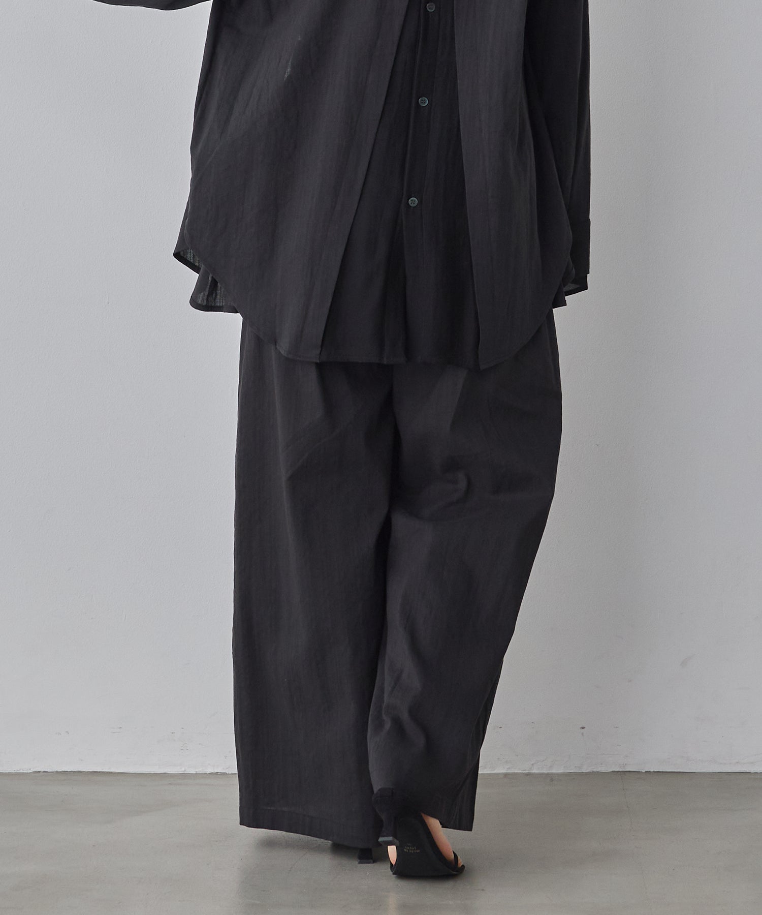 SPRING SLAB DEEP TUCK PANTS