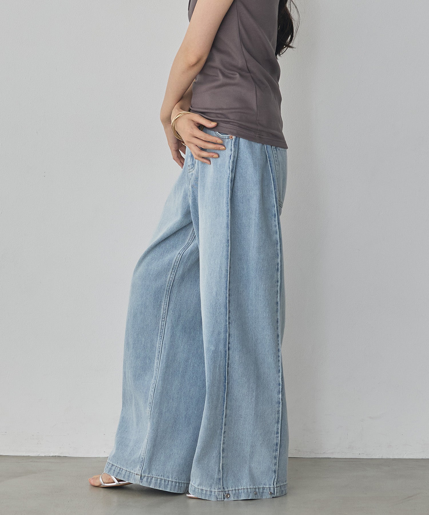 DENIM/TWILL SIDE-TUCK PANTS