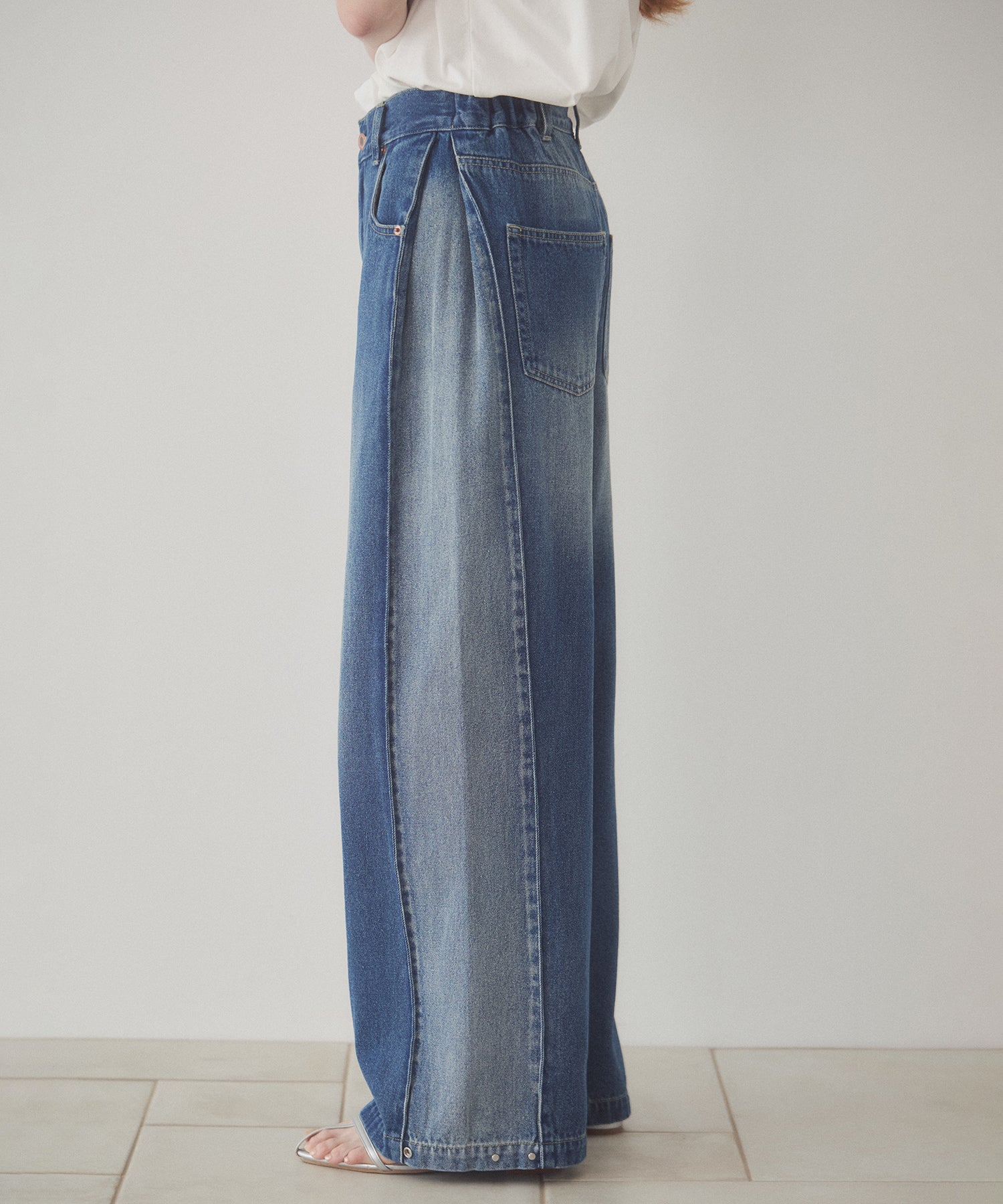 DENIM/TWILL SIDE-TUCK PANTS
