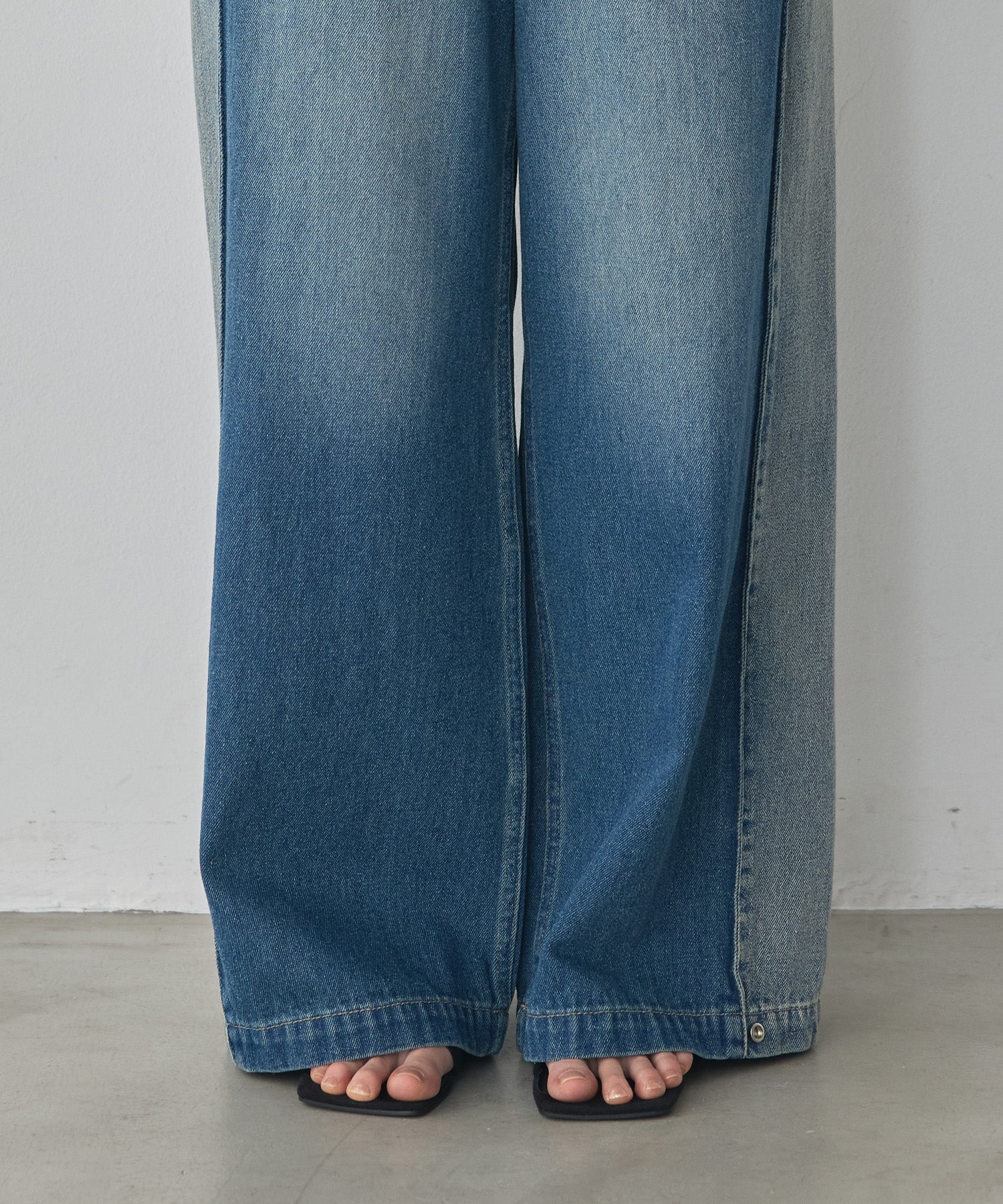 DENIM/TWILL SIDE-TUCK PANTS