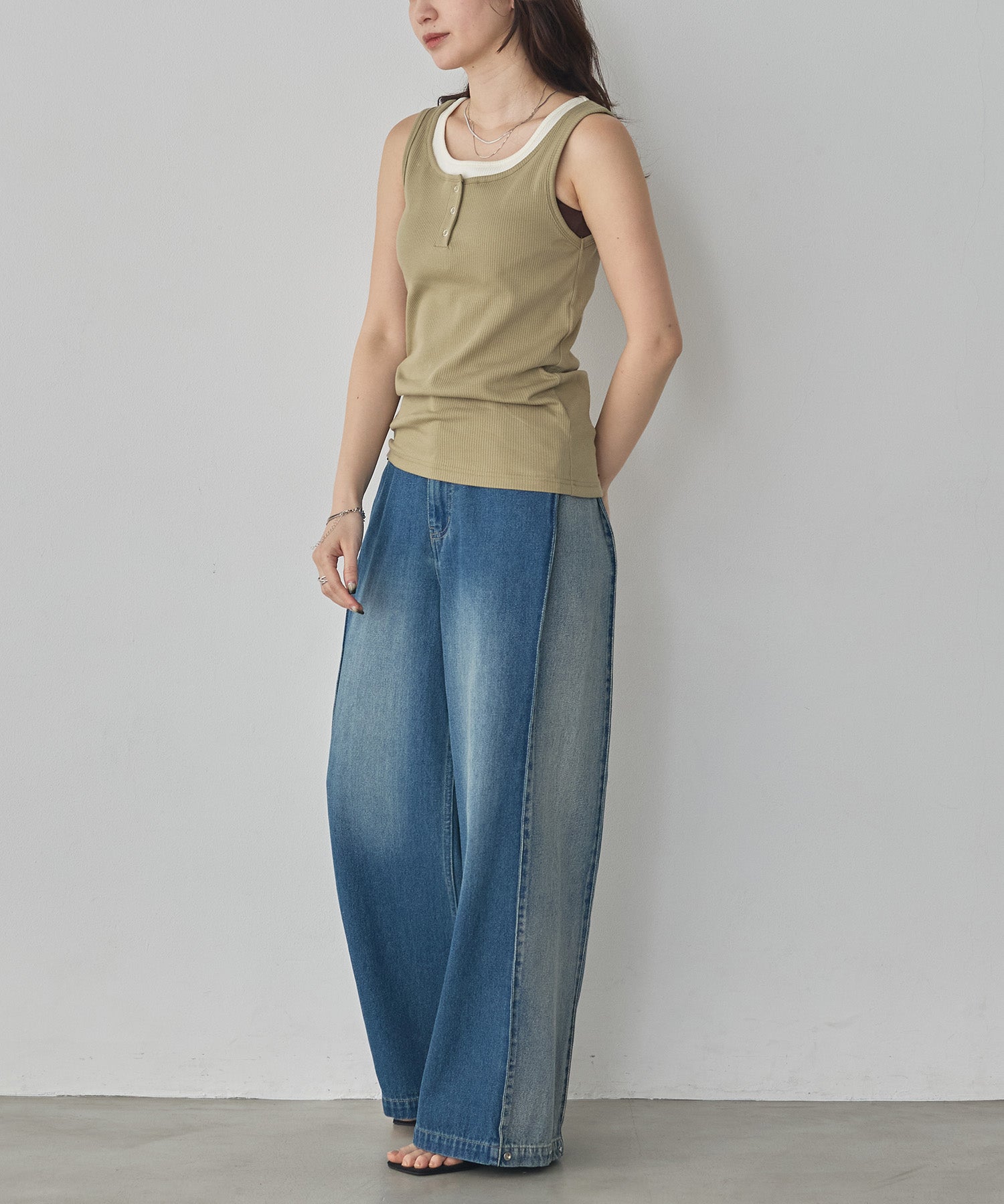DENIM/TWILL SIDE-TUCK PANTS