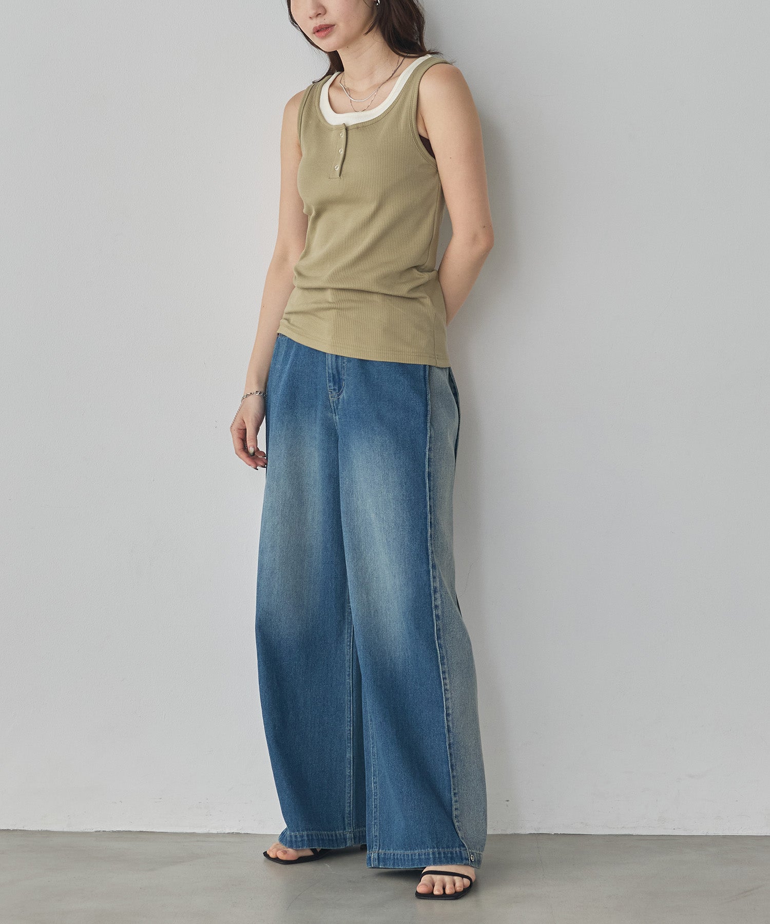 DENIM/TWILL SIDE-TUCK PANTS