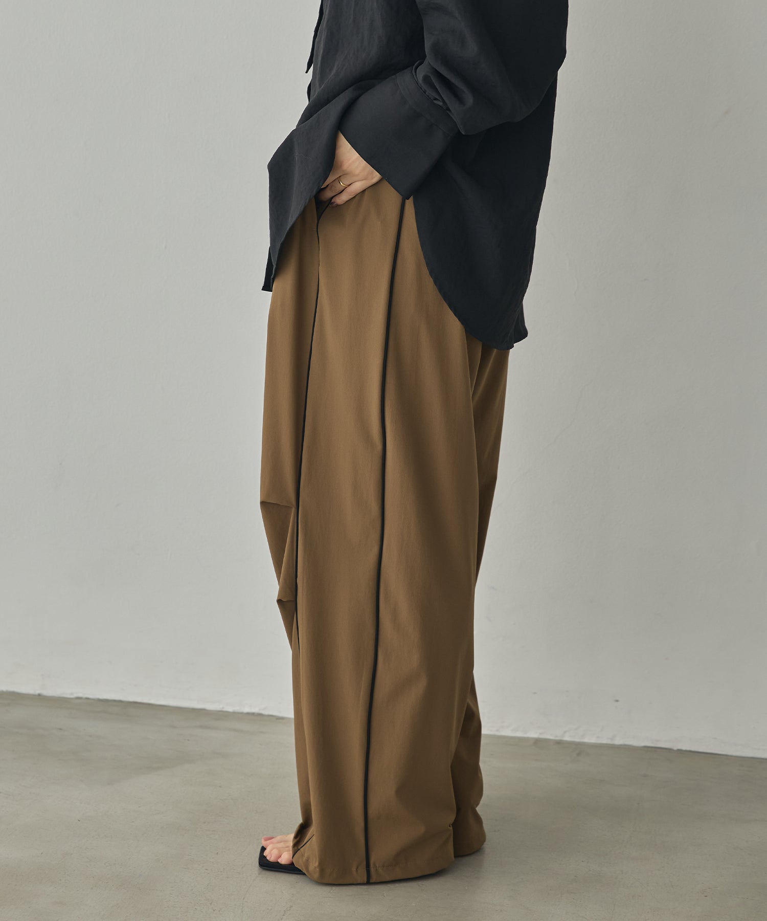 [ICE TOUCH] THICK-KNIT SIDE-STRIPE PANTS