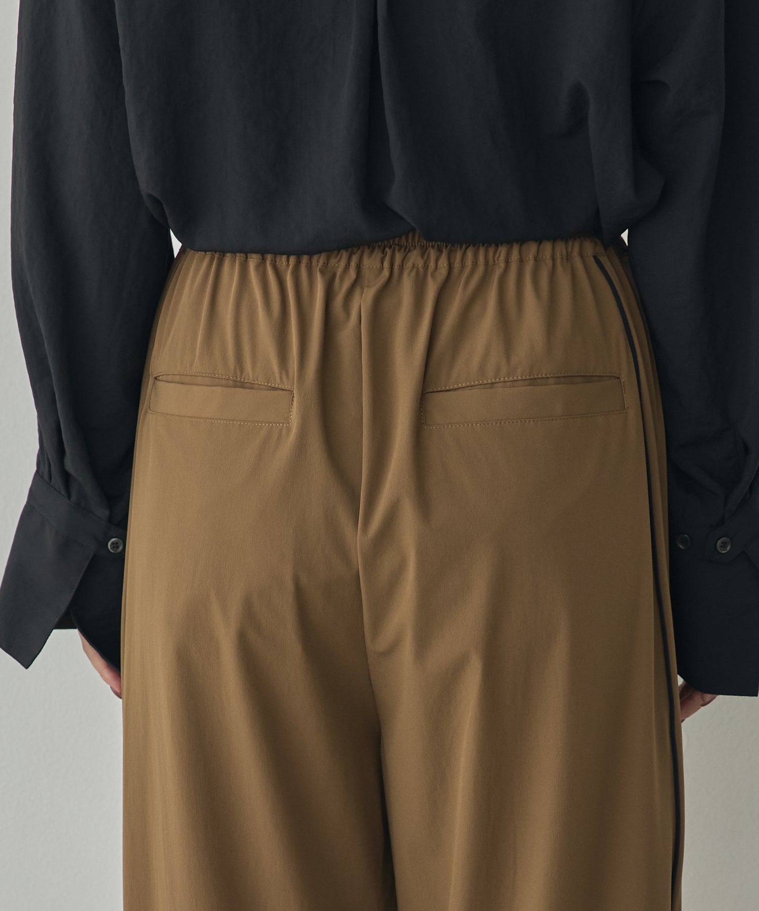 [ICE TOUCH] THICK-KNIT SIDE-STRIPE PANTS