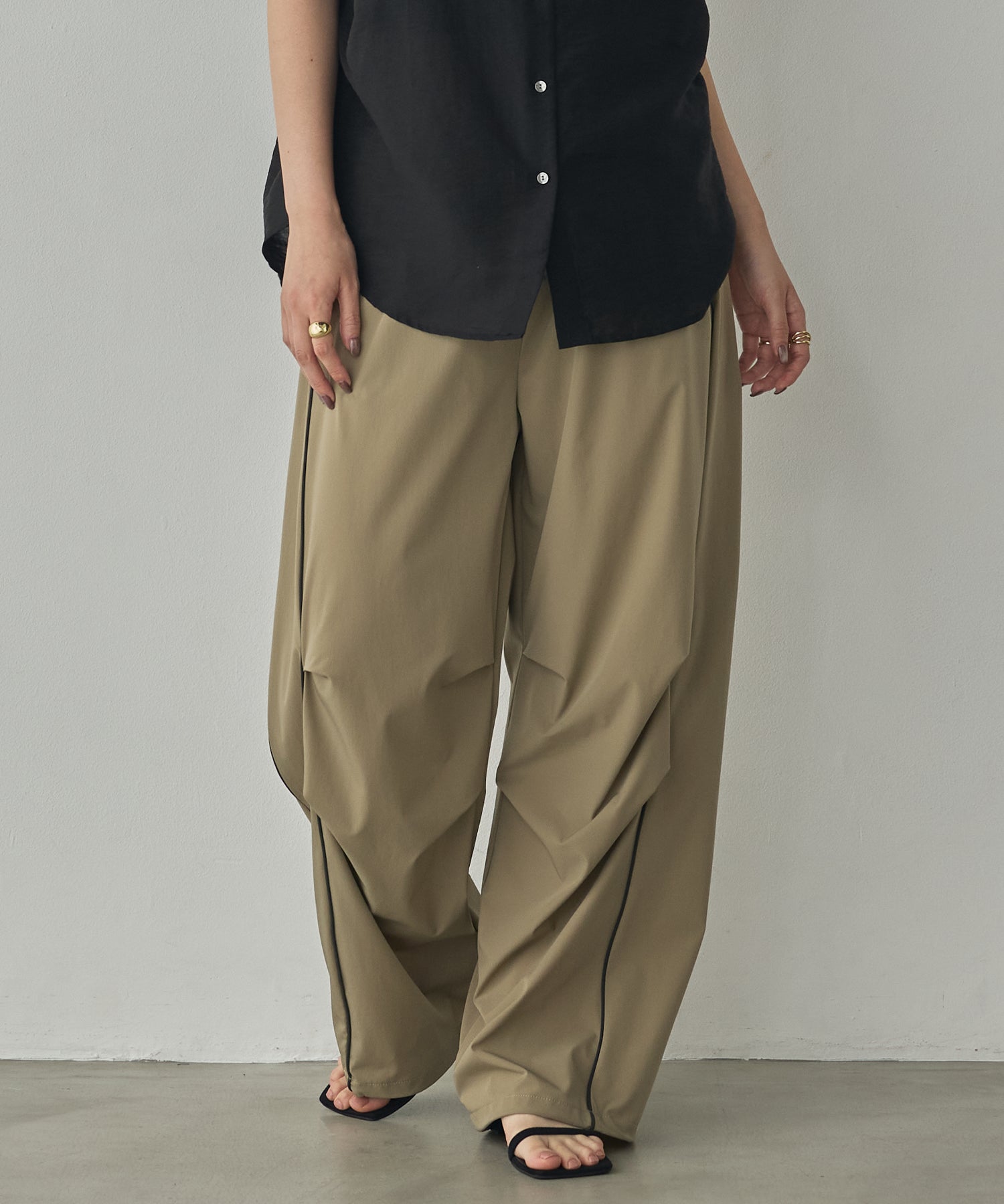 [ICE TOUCH] THICK-KNIT SIDE-STRIPE PANTS