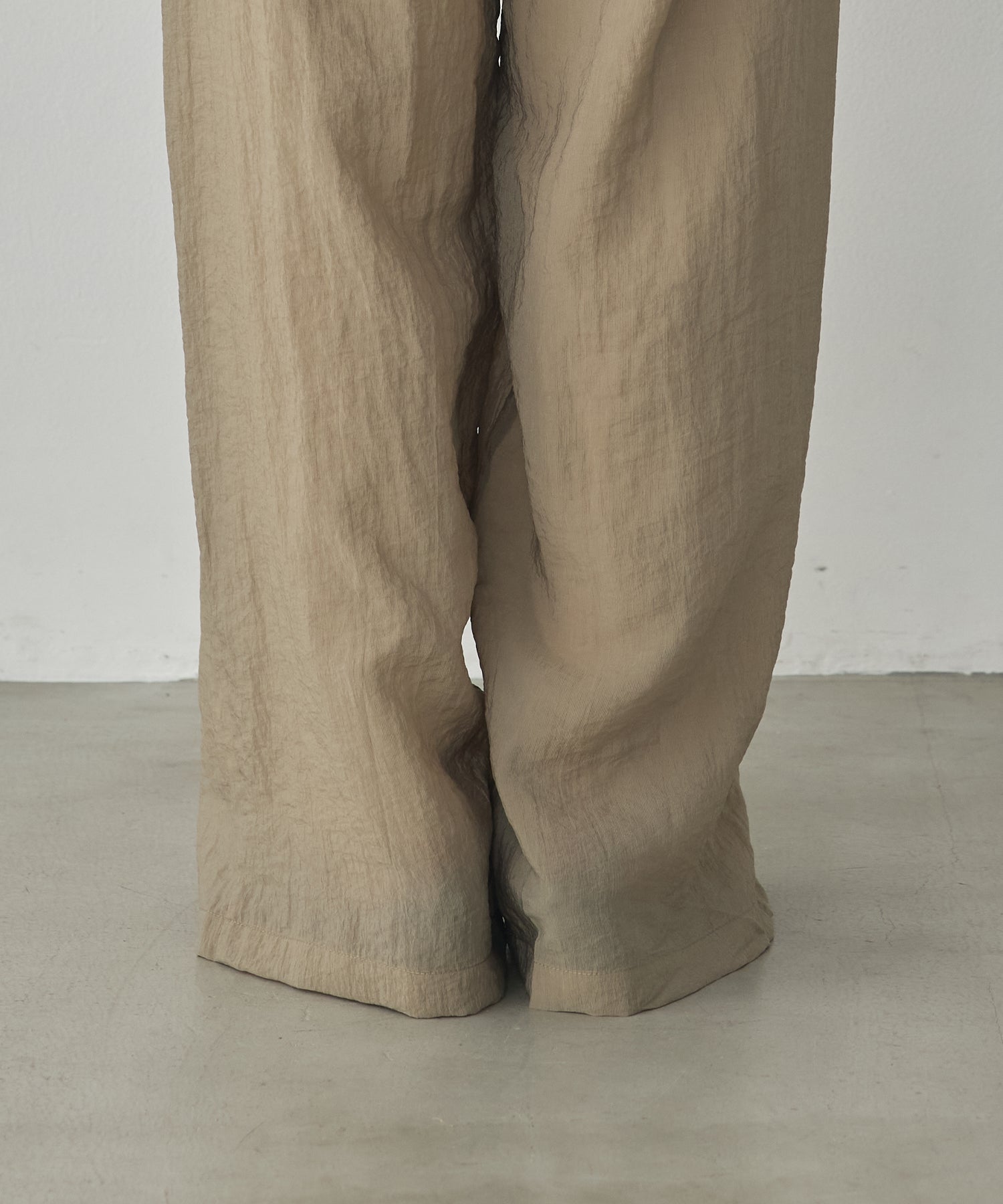 GLOSSY SHEER EASY PANTS