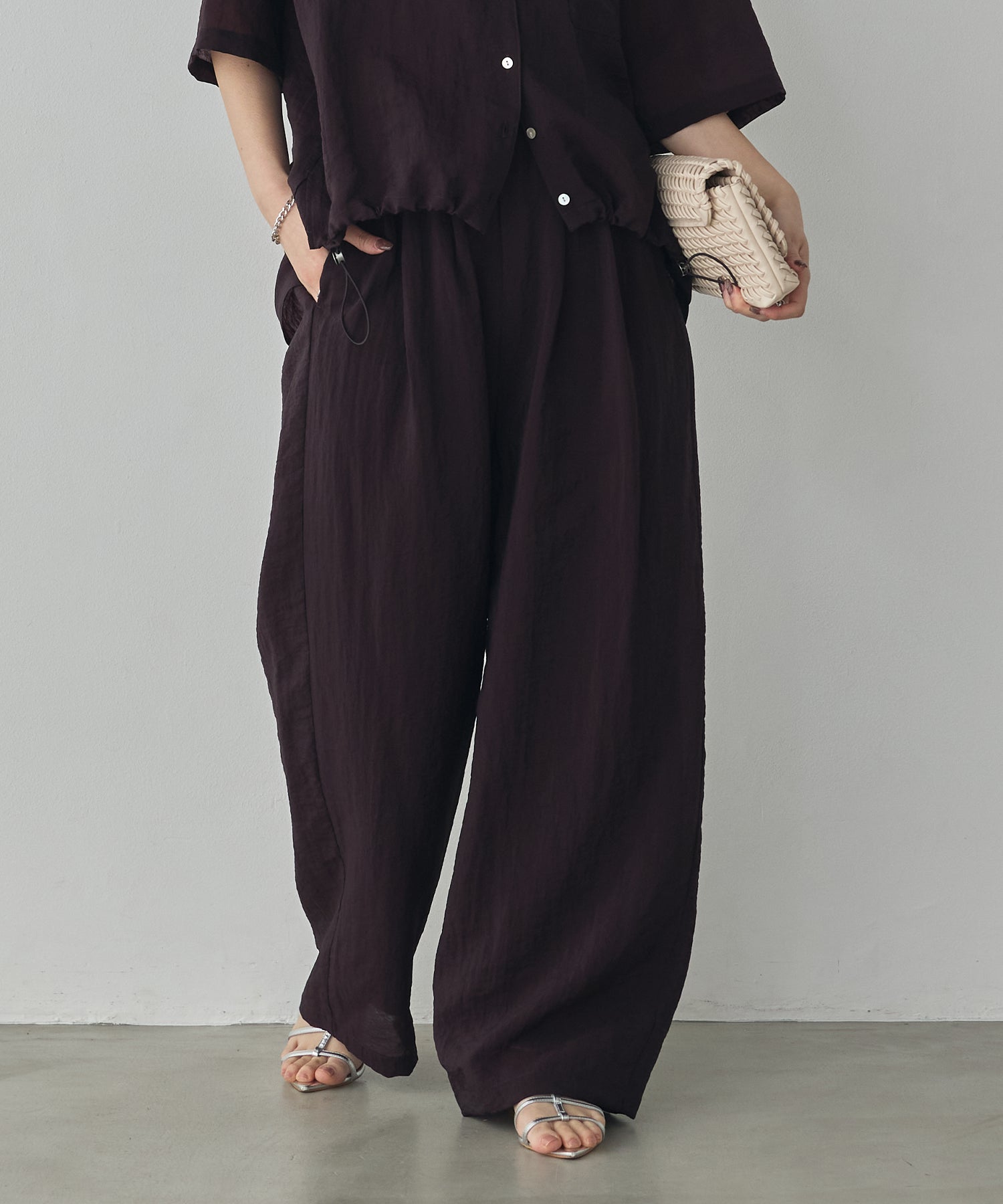 GLOSSY SHEER EASY PANTS