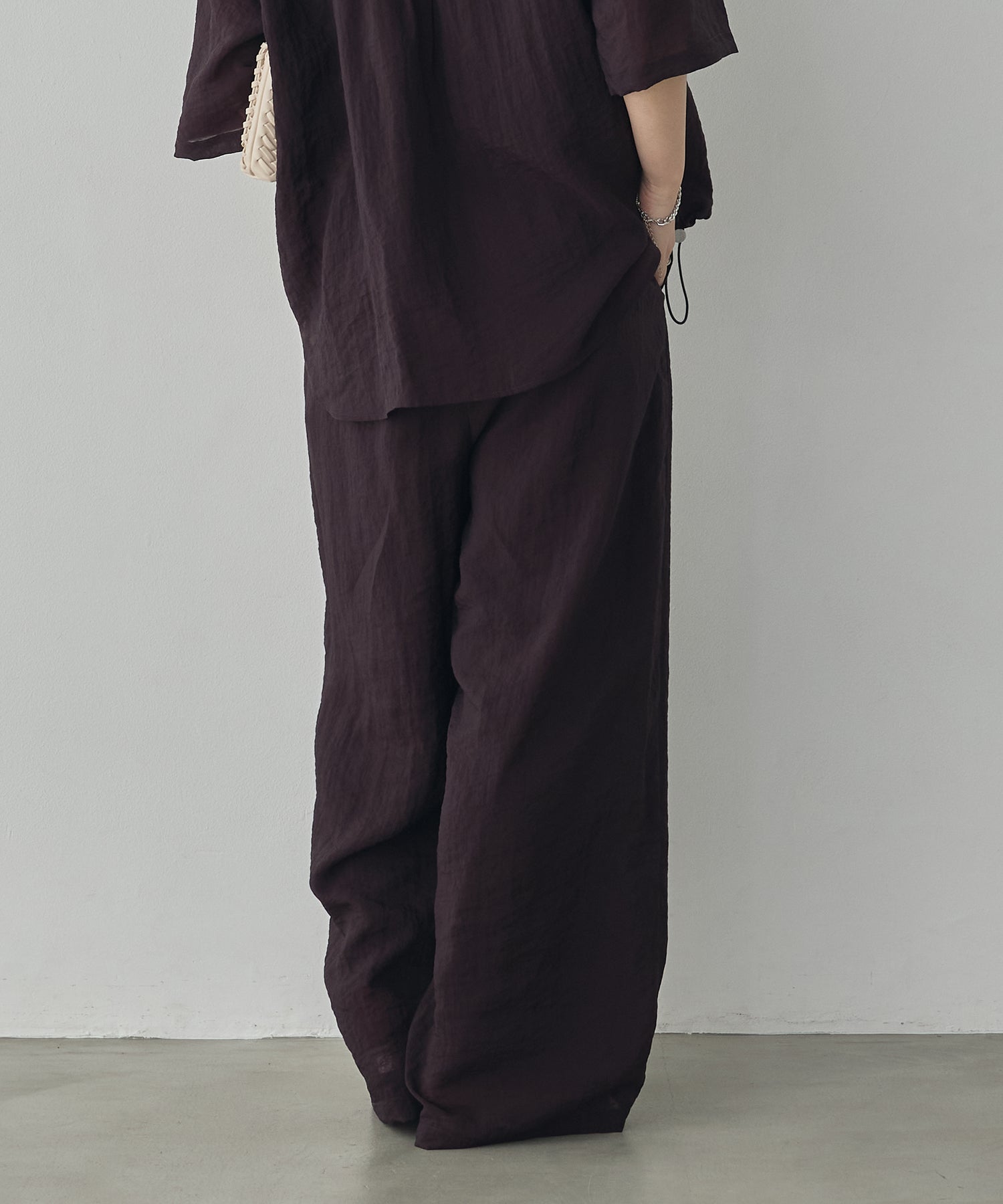 GLOSSY SHEER EASY PANTS