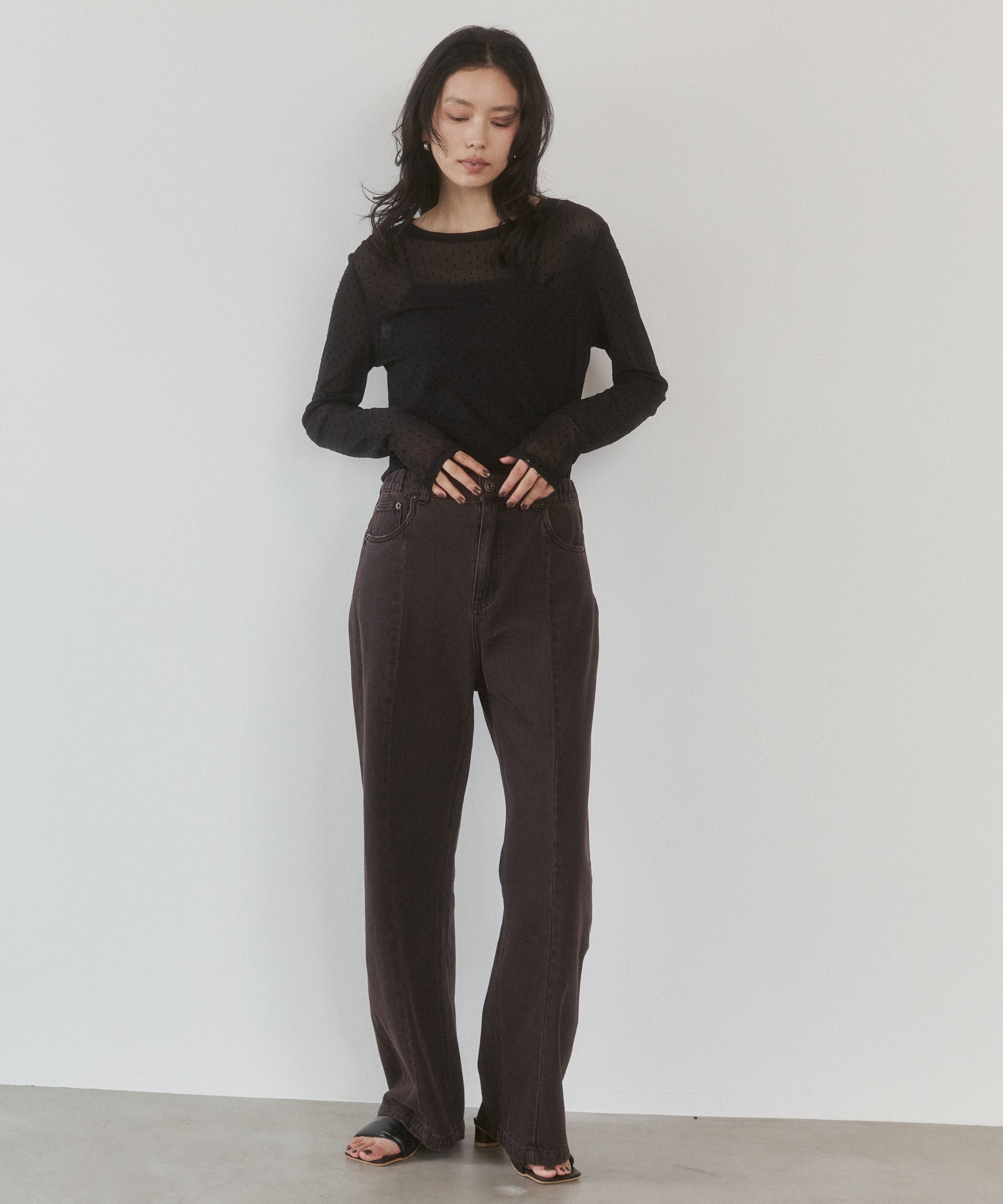 CENTER-SEAM SEMI-FLARED DENIM PANTS