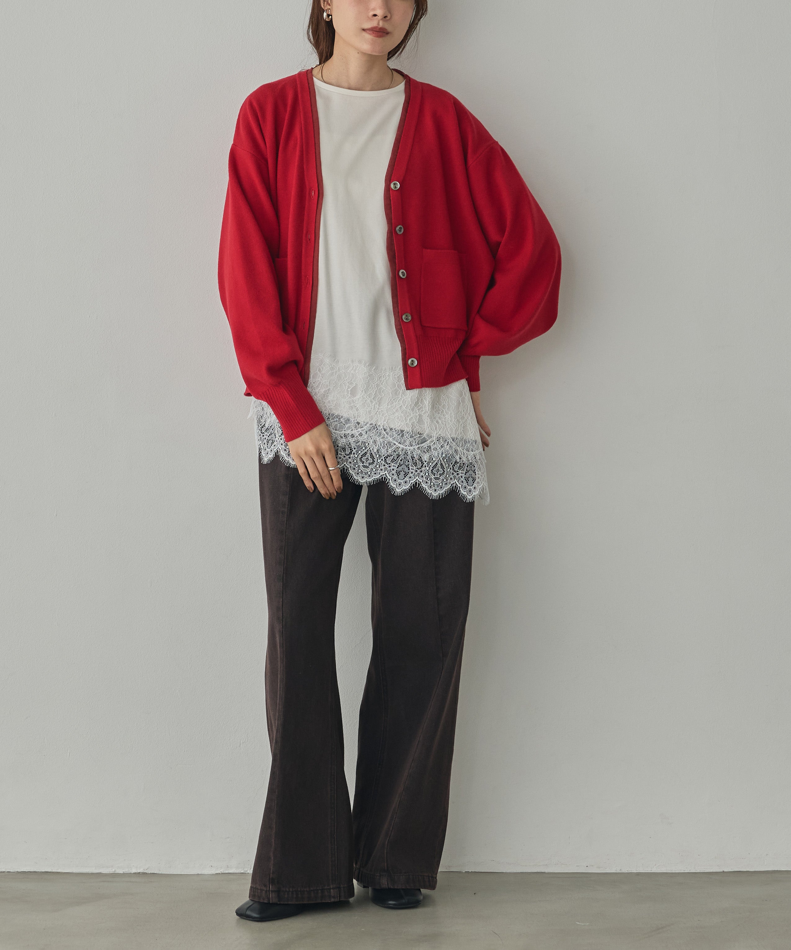 CENTER-SEAM SEMI-FLARED DENIM PANTS