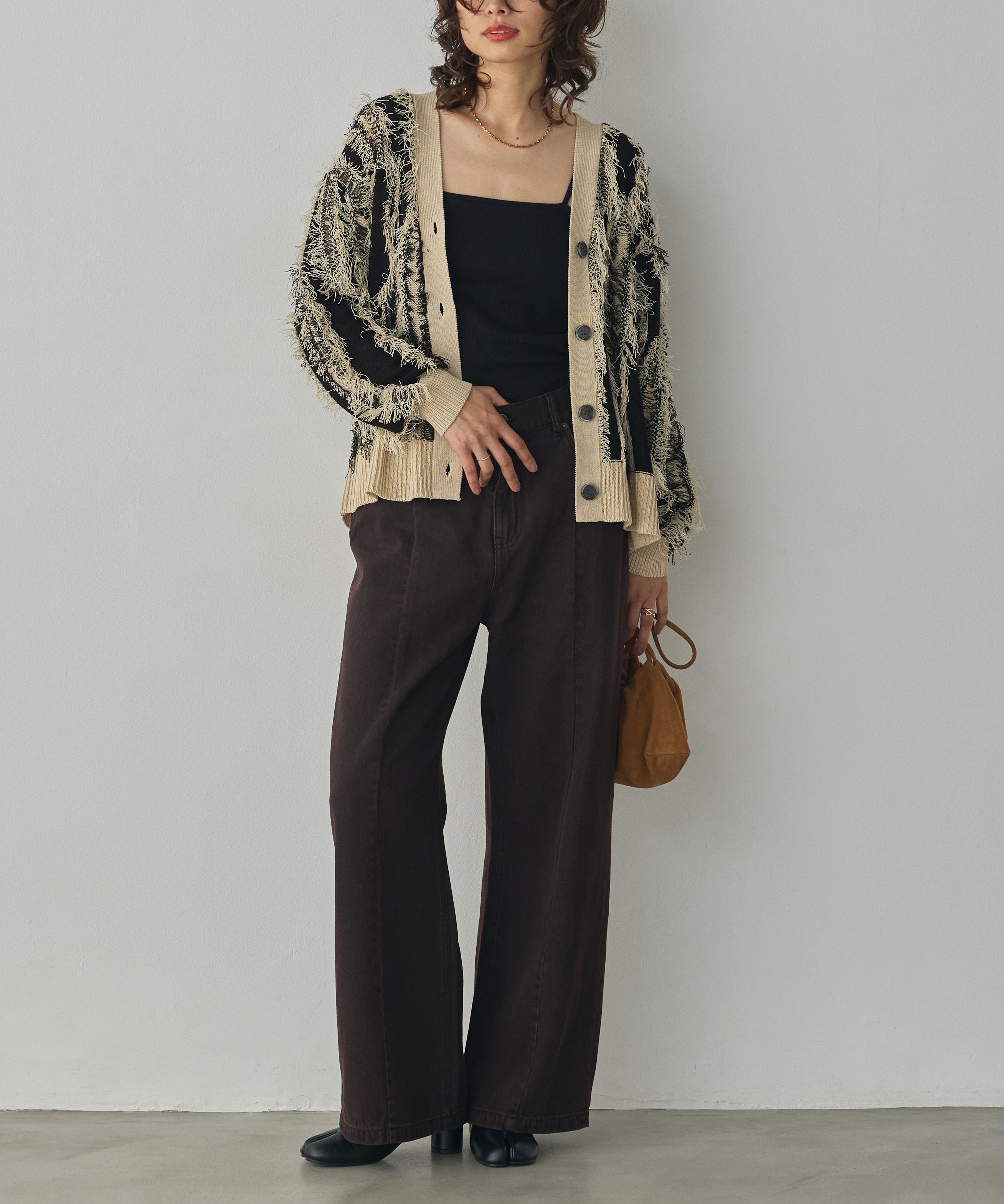 CENTER-SEAM SEMI-FLARED DENIM PANTS