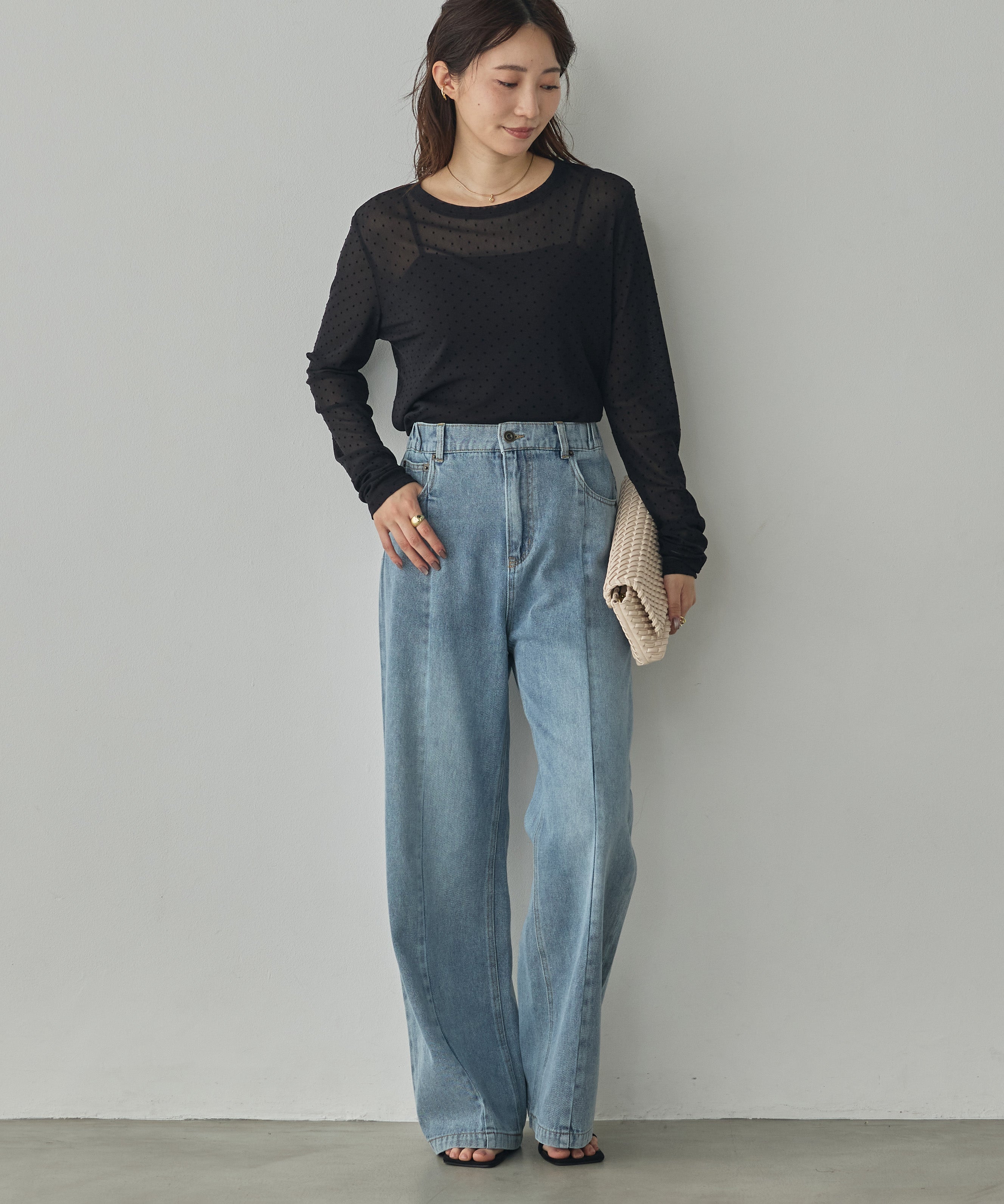 CENTER-SEAM SEMI-FLARED DENIM PANTS
