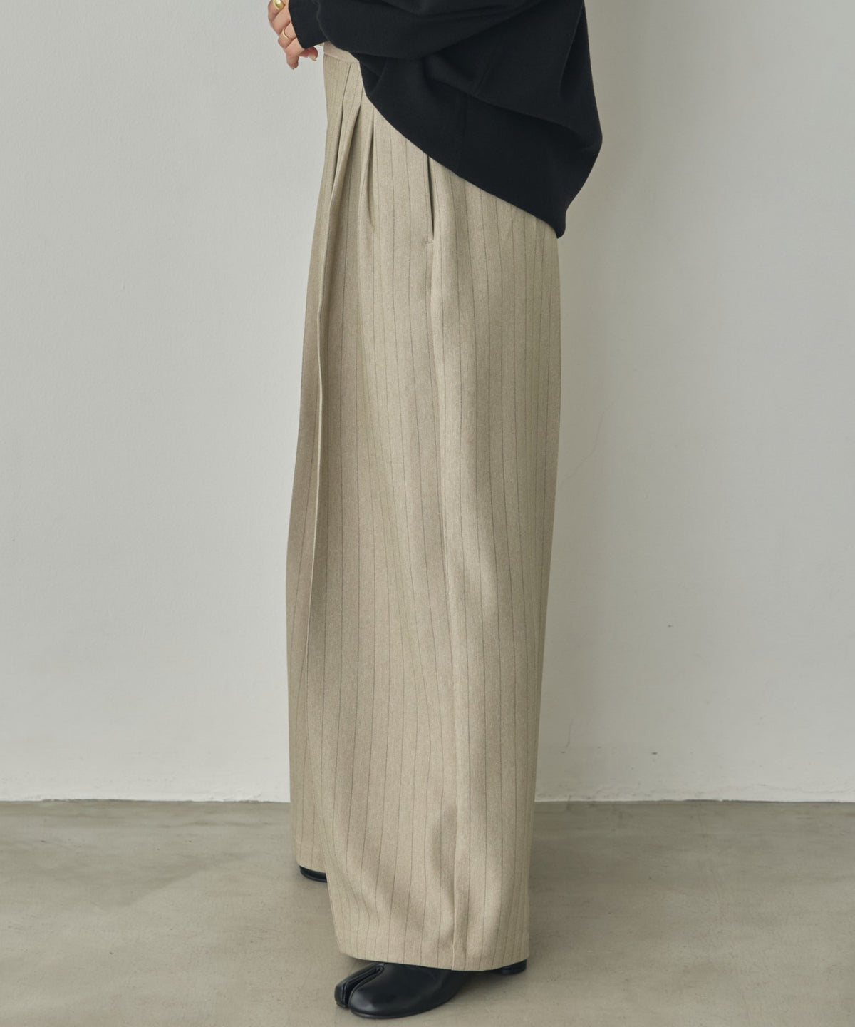 PLEATED PANTS