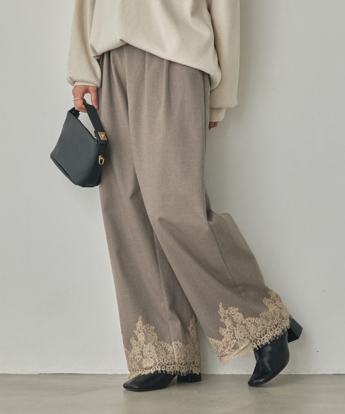 WIDE-LEG WITH LACE HEM PANTS