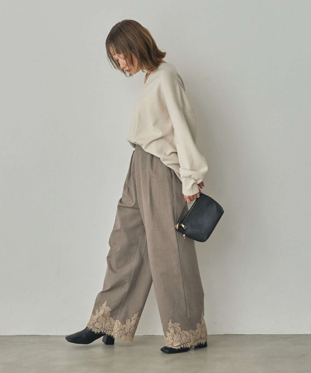 WIDE-LEG WITH LACE HEM PANTS