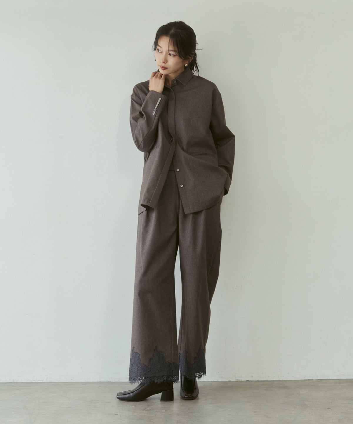 WIDE-LEG WITH LACE HEM PANTS