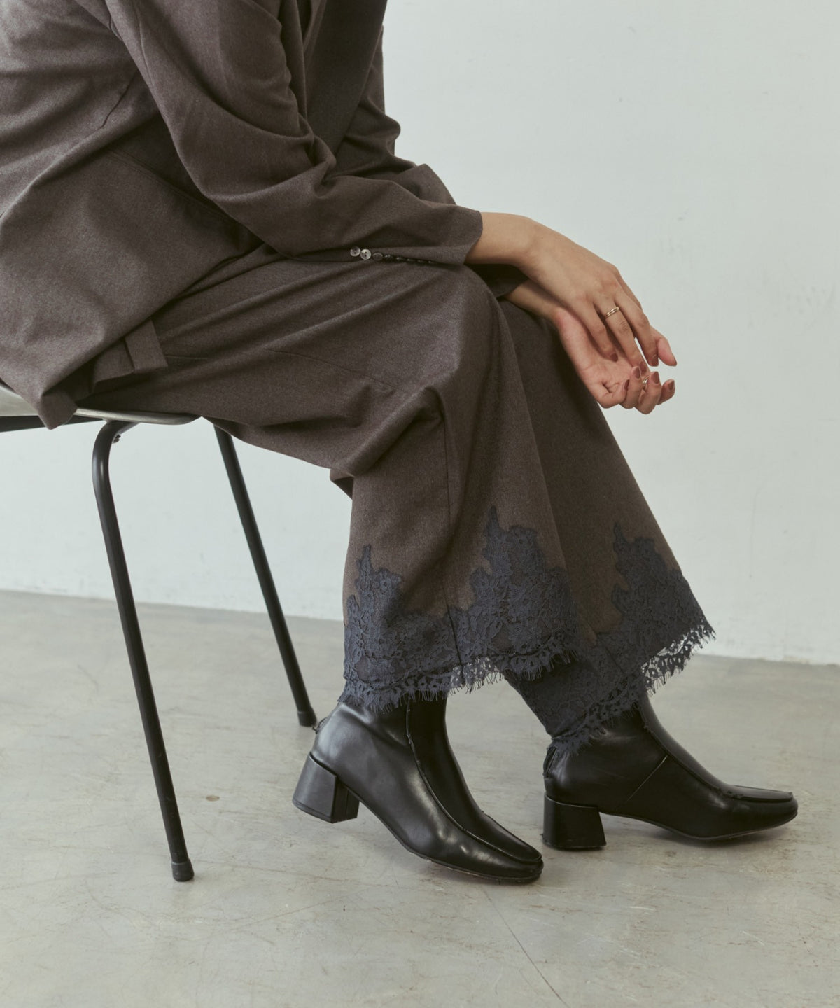 WIDE-LEG WITH LACE HEM PANTS
