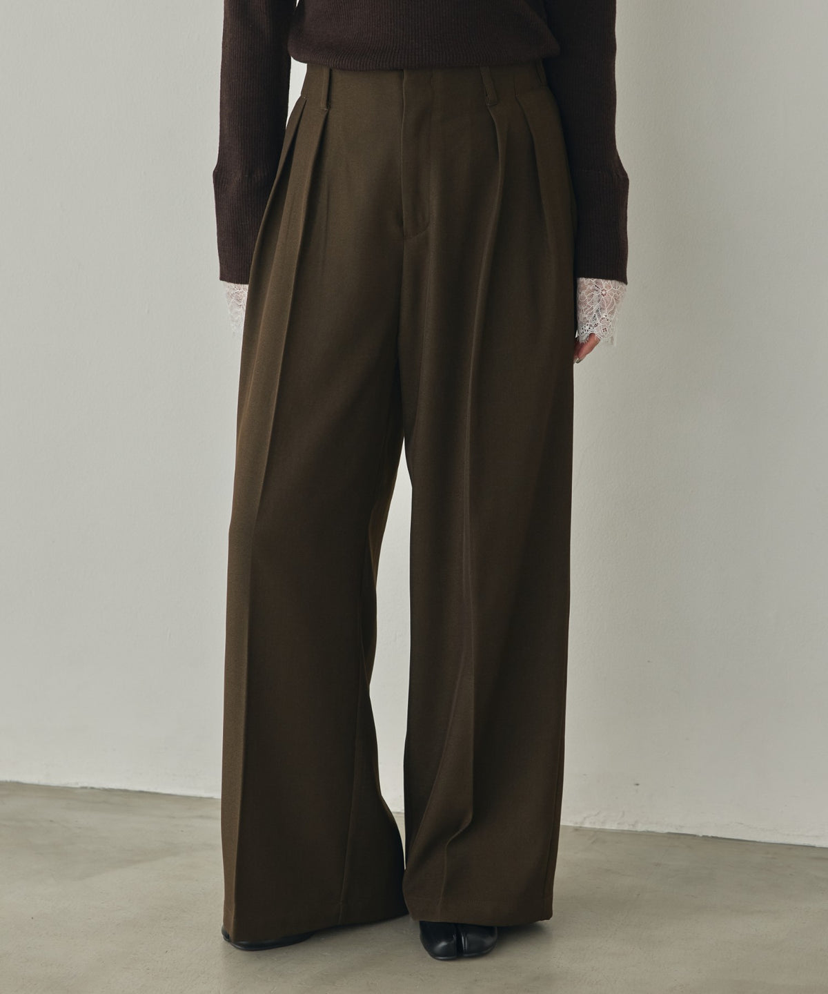 POLY-TWILL TUCK PANTS