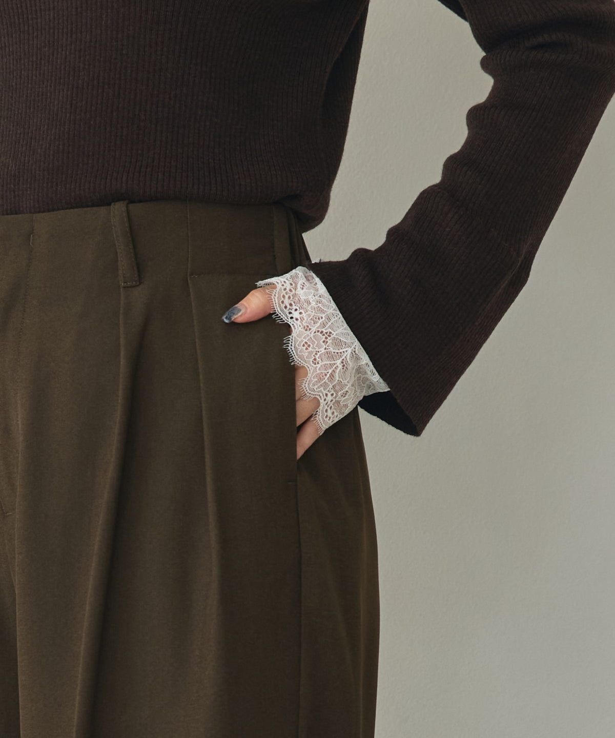 POLY-TWILL TUCK PANTS