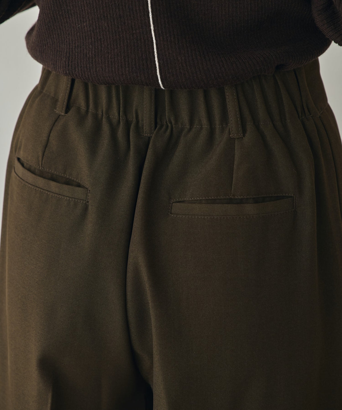 POLY-TWILL TUCK PANTS