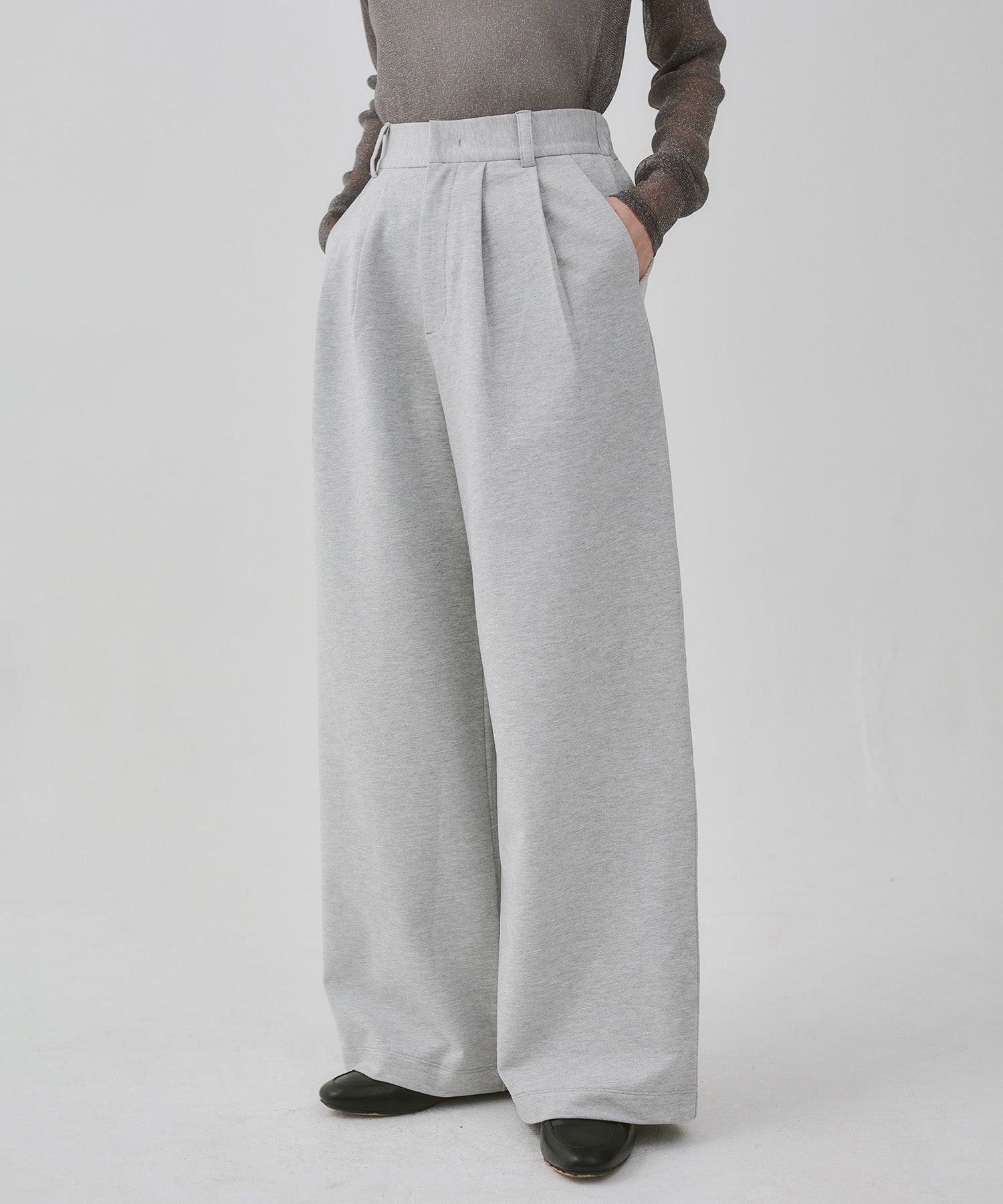 TUCK SWEATPANTS