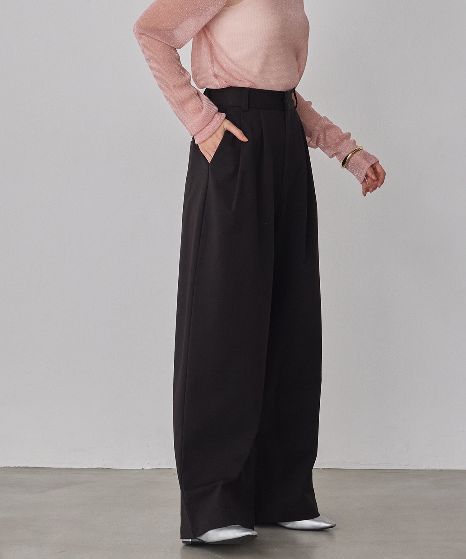 TUCK SWEATPANTS