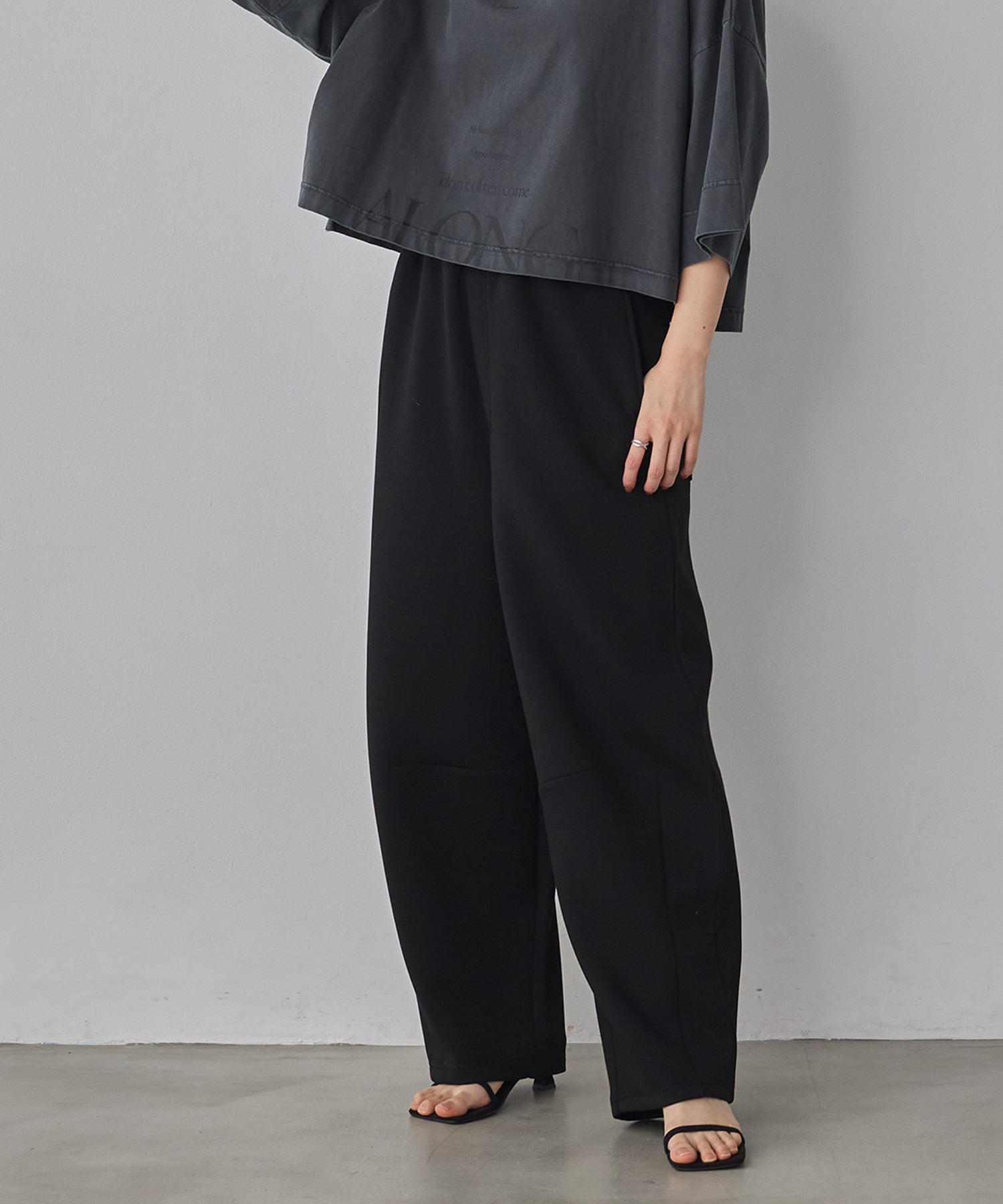 ライトダンボール コクーンパンツ