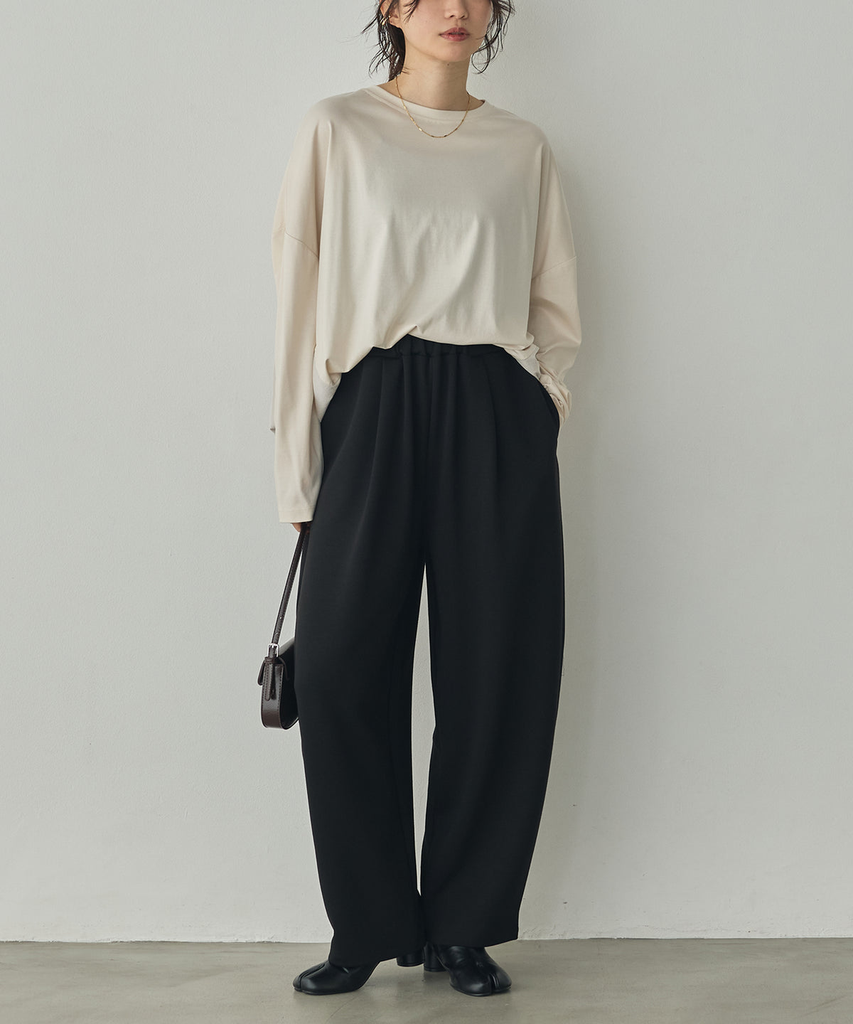 THICK CARDBOARD CURVY PANTS