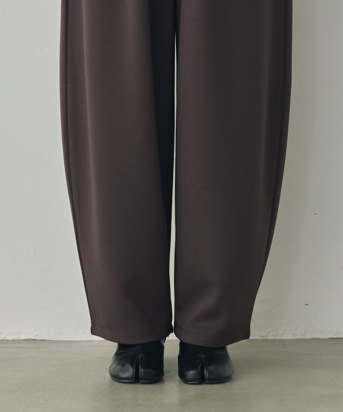 THICK CARDBOARD CURVY PANTS