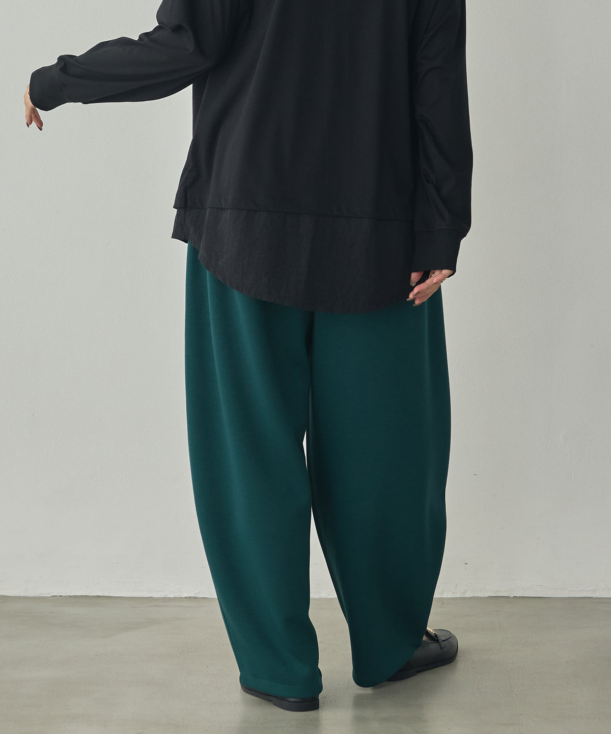THICK CARDBOARD CURVY PANTS