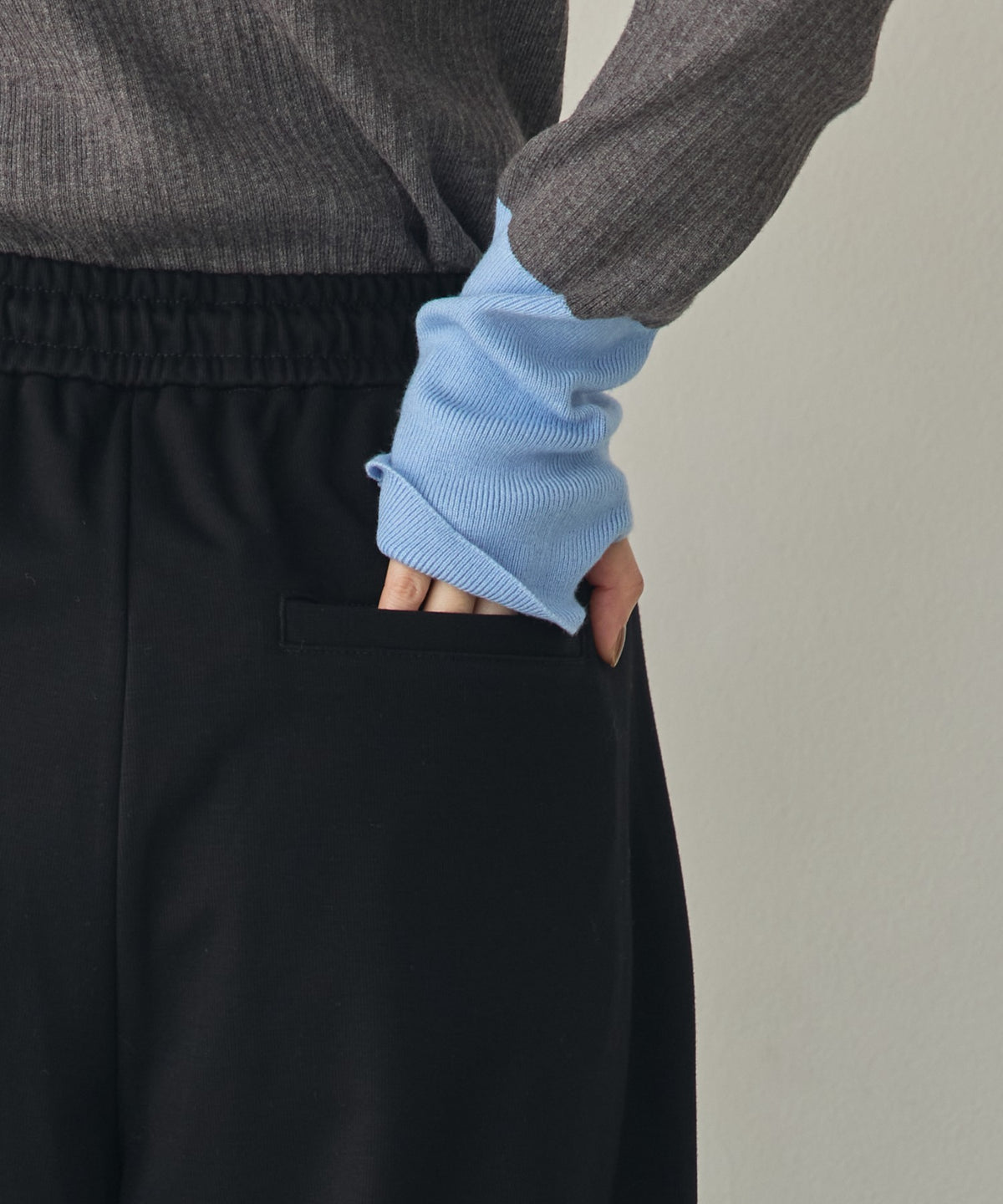 THICK FLEECE-LINED CURVED-LEG PANTS
