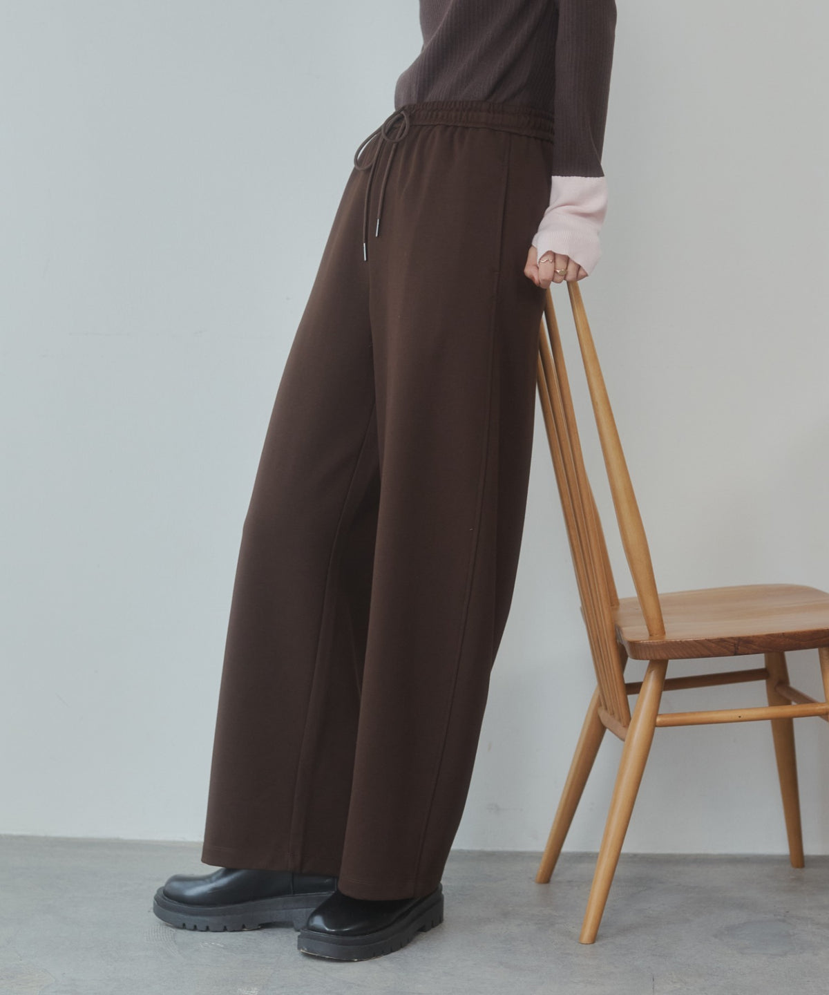 THICK FLEECE-LINED CURVED-LEG PANTS