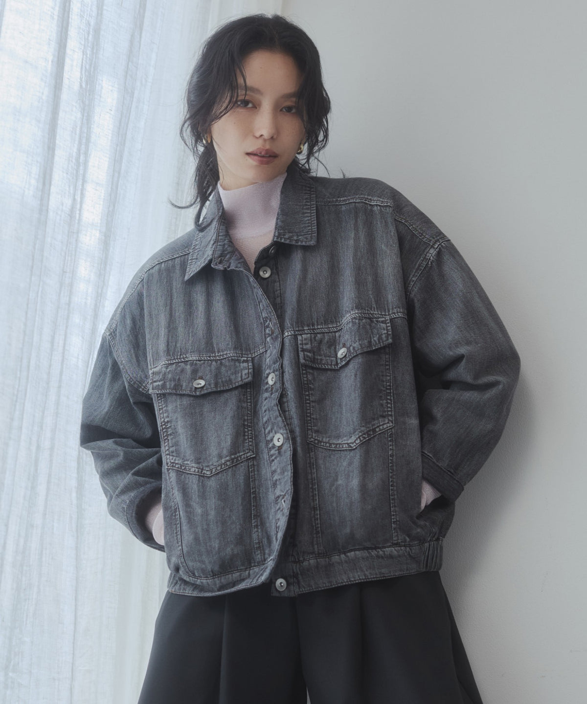LIGHTWEIGHT LIGHTLY PADDED DENIM JACKET