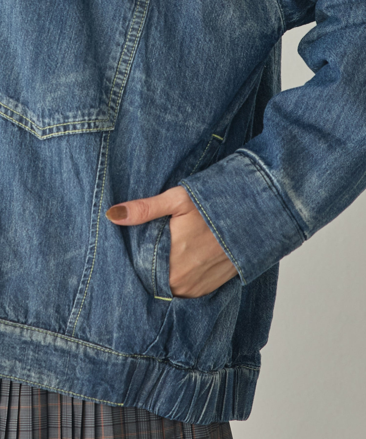 LIGHTWEIGHT LIGHTLY PADDED DENIM JACKET