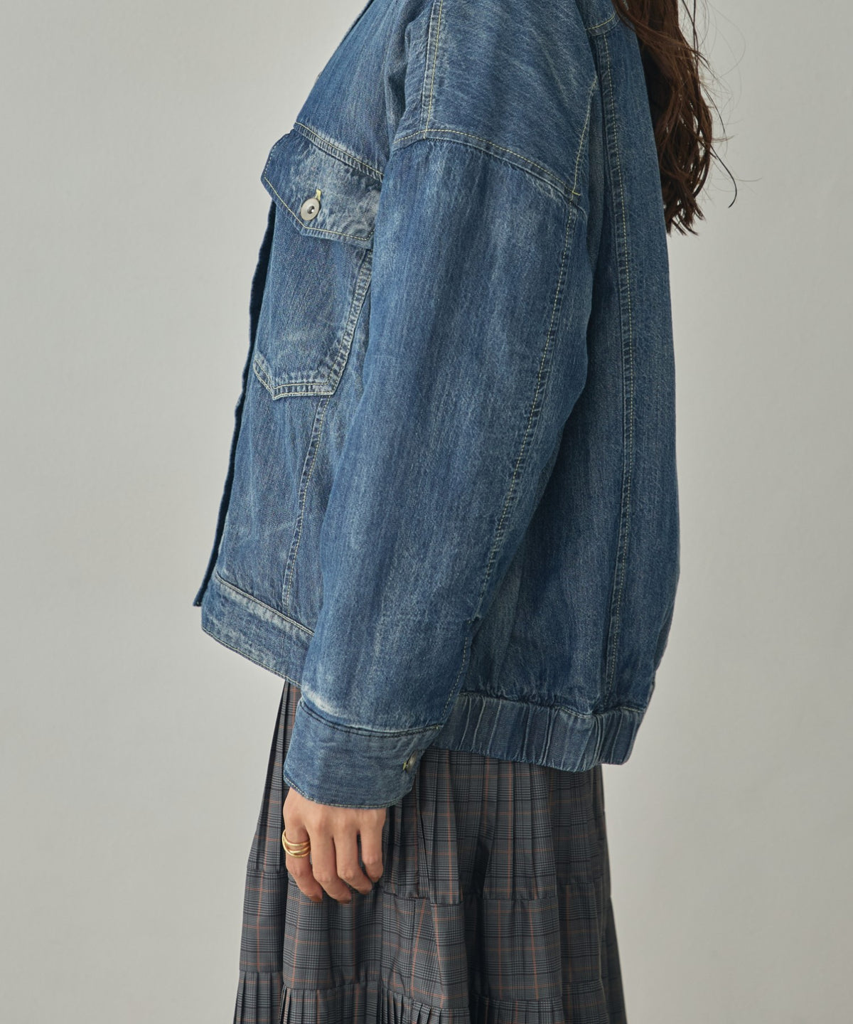 LIGHTWEIGHT LIGHTLY PADDED DENIM JACKET