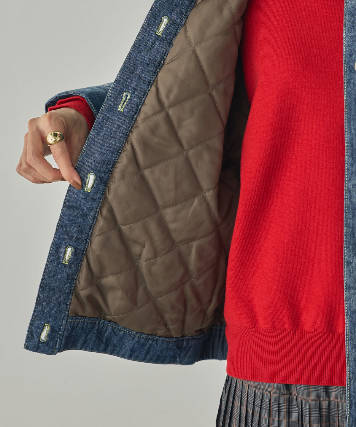 LIGHTWEIGHT LIGHTLY PADDED DENIM JACKET