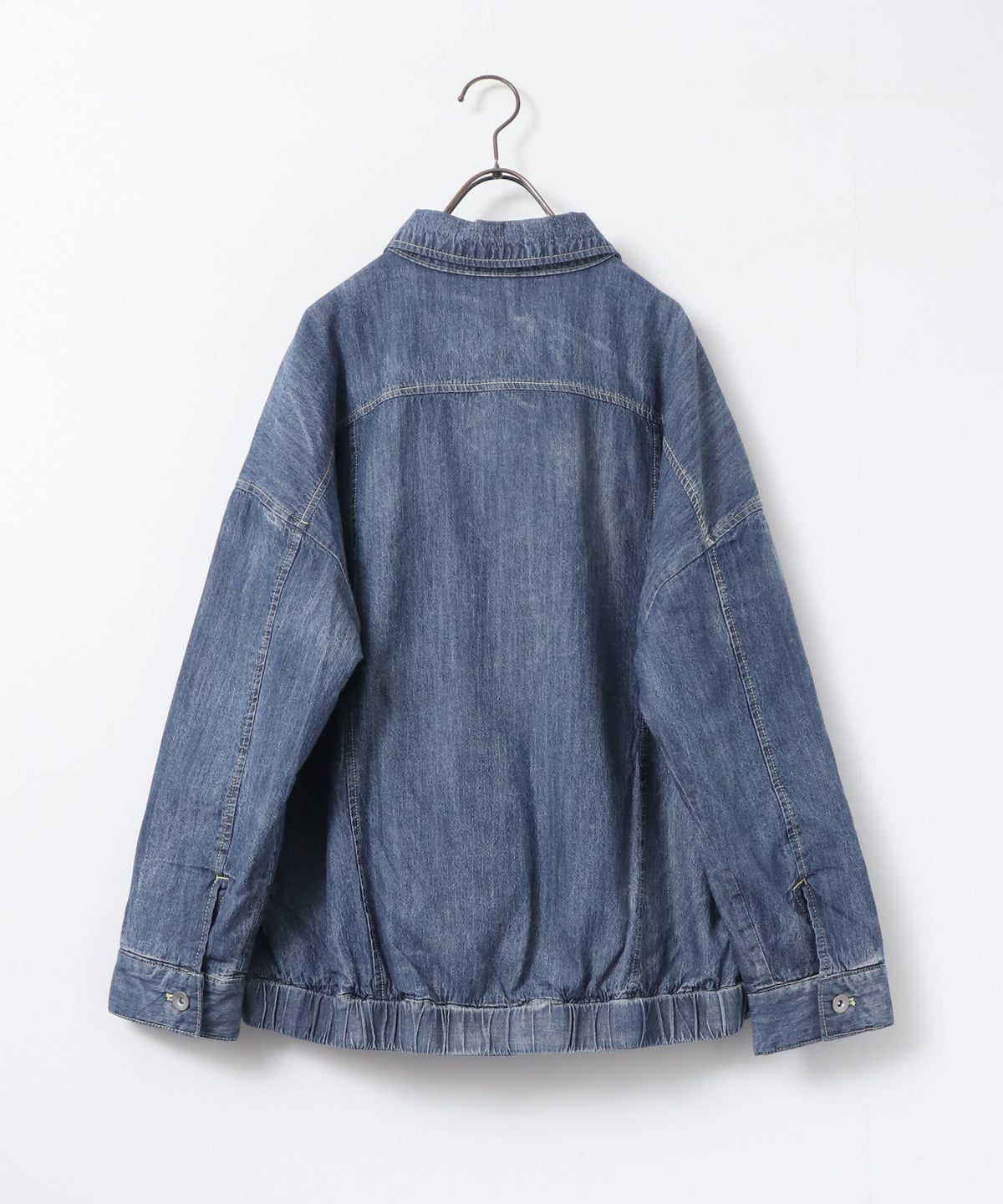 LIGHTWEIGHT LIGHTLY PADDED DENIM JACKET