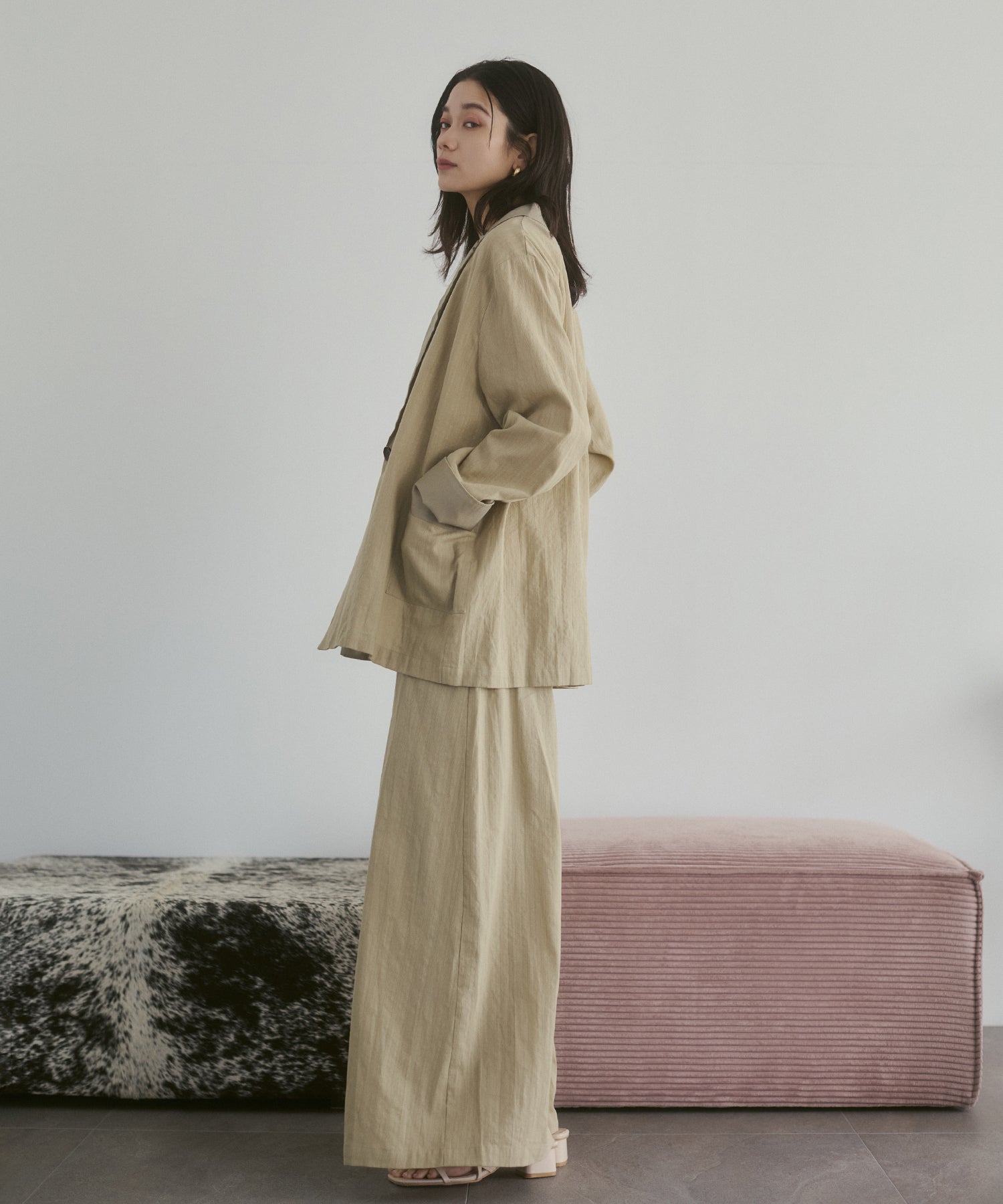 MIXED-FABRIC TAILORED JACKET
