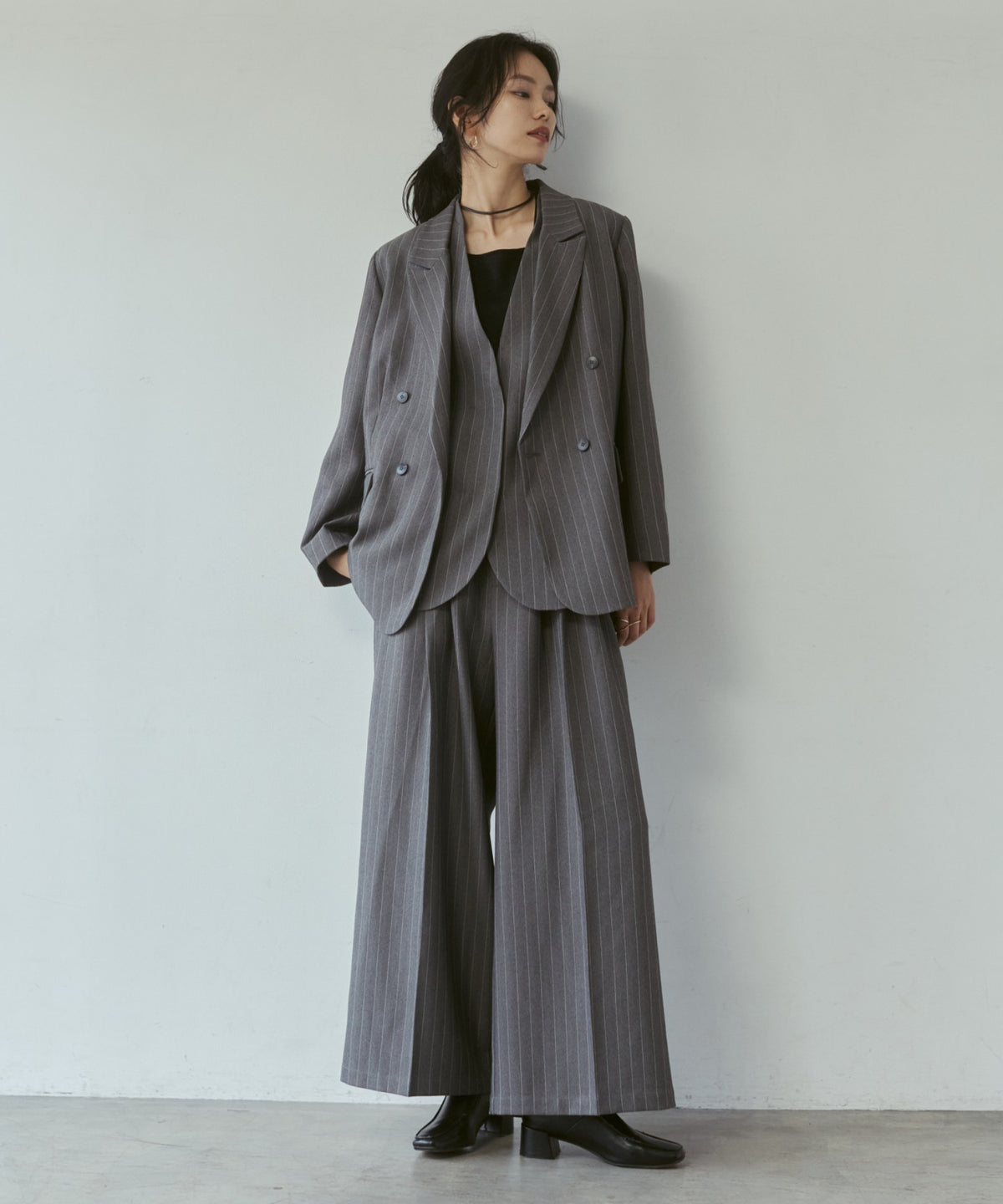 DOUBLE-BREASTED JACKET