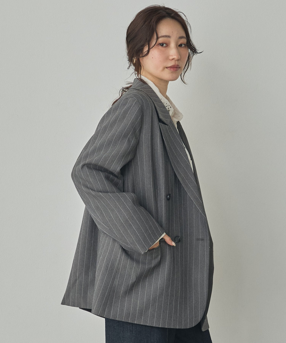 DOUBLE-BREASTED JACKET