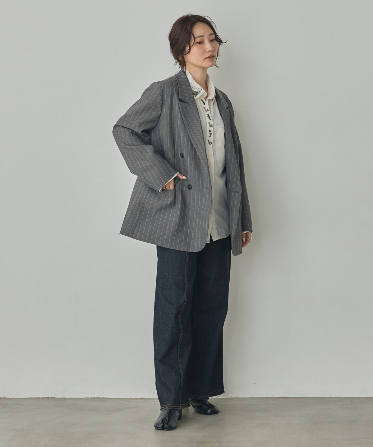 DOUBLE-BREASTED JACKET