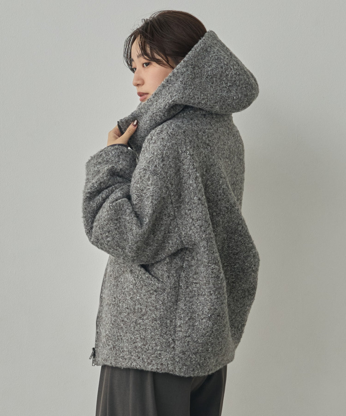 CURLY BOUCLÉ HOODED SHORT JACKET