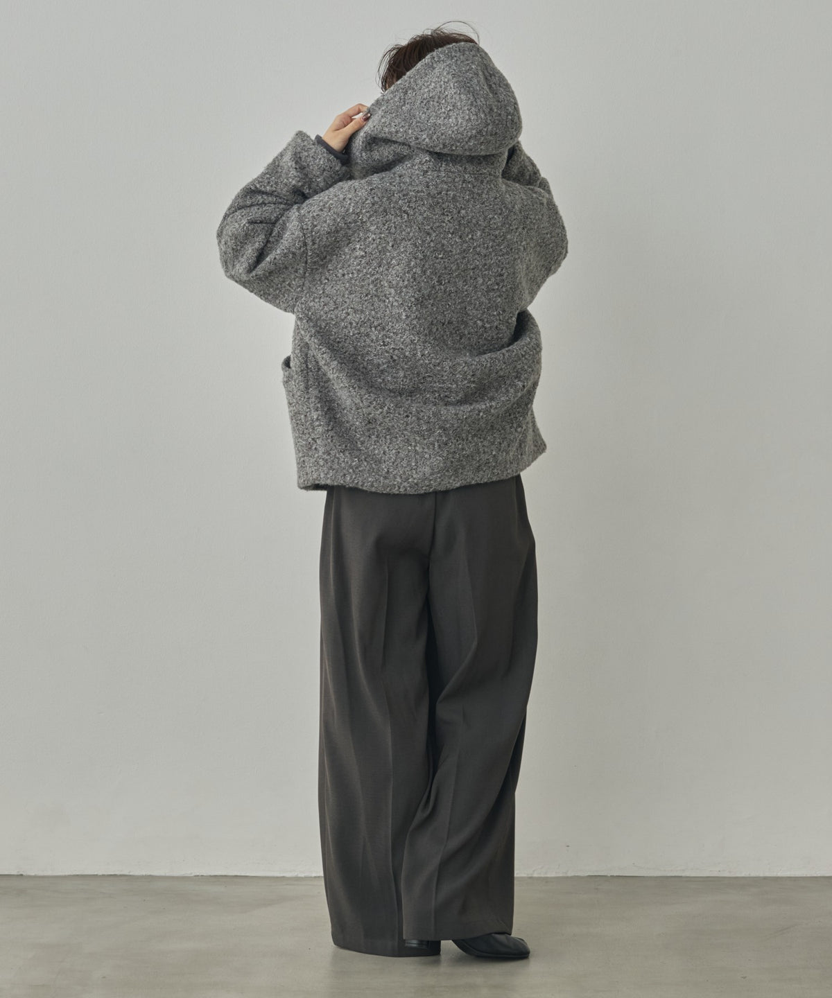 CURLY BOUCLÉ HOODED SHORT JACKET