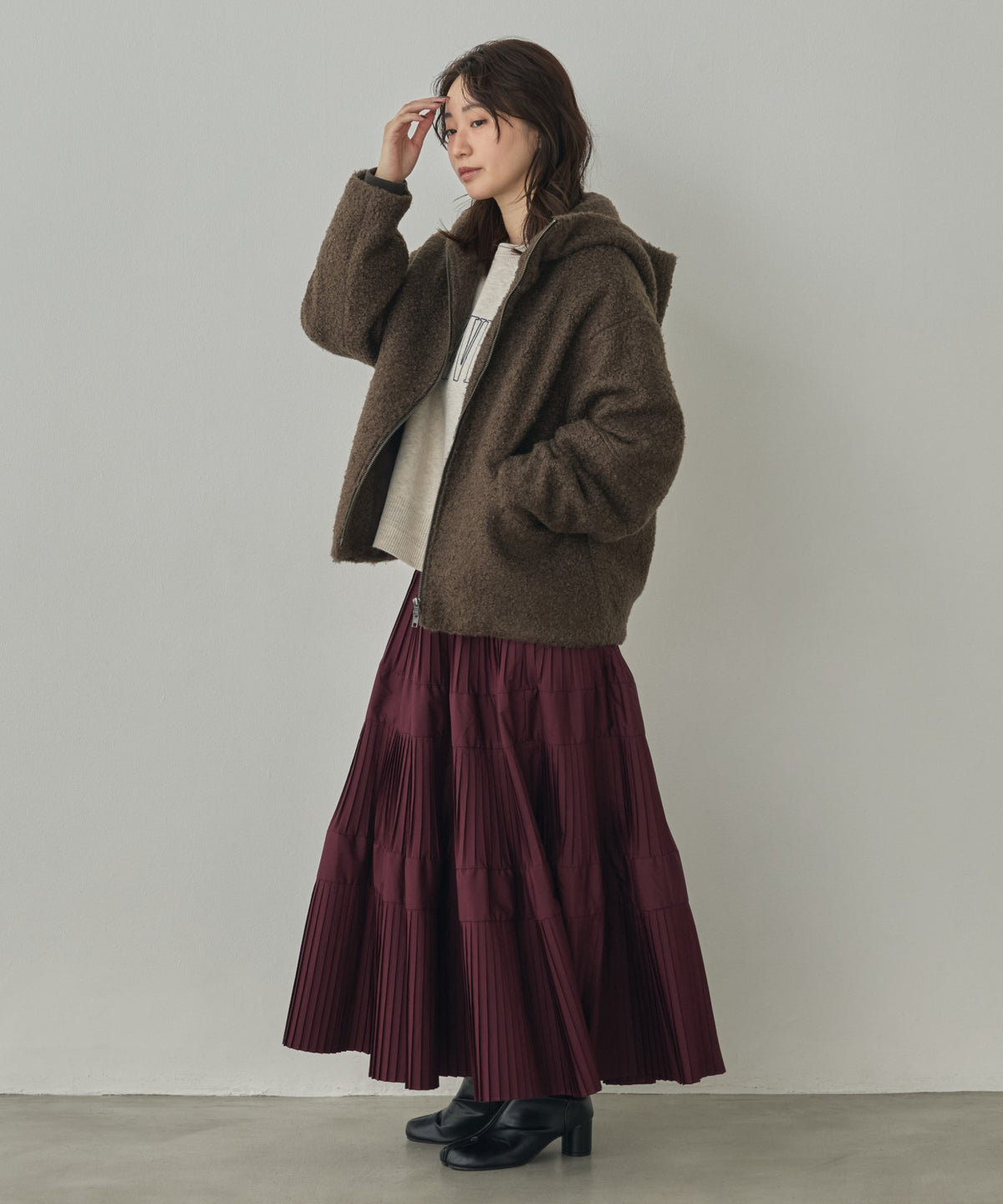 CURLY BOUCLÉ HOODED SHORT JACKET