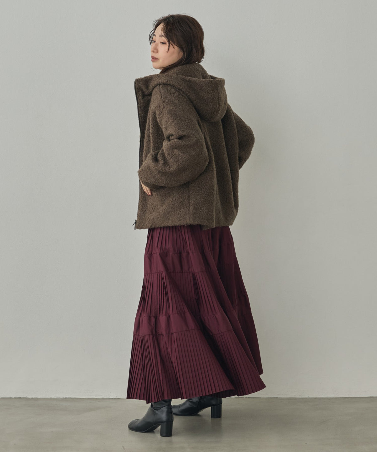 CURLY BOUCLÉ HOODED SHORT JACKET