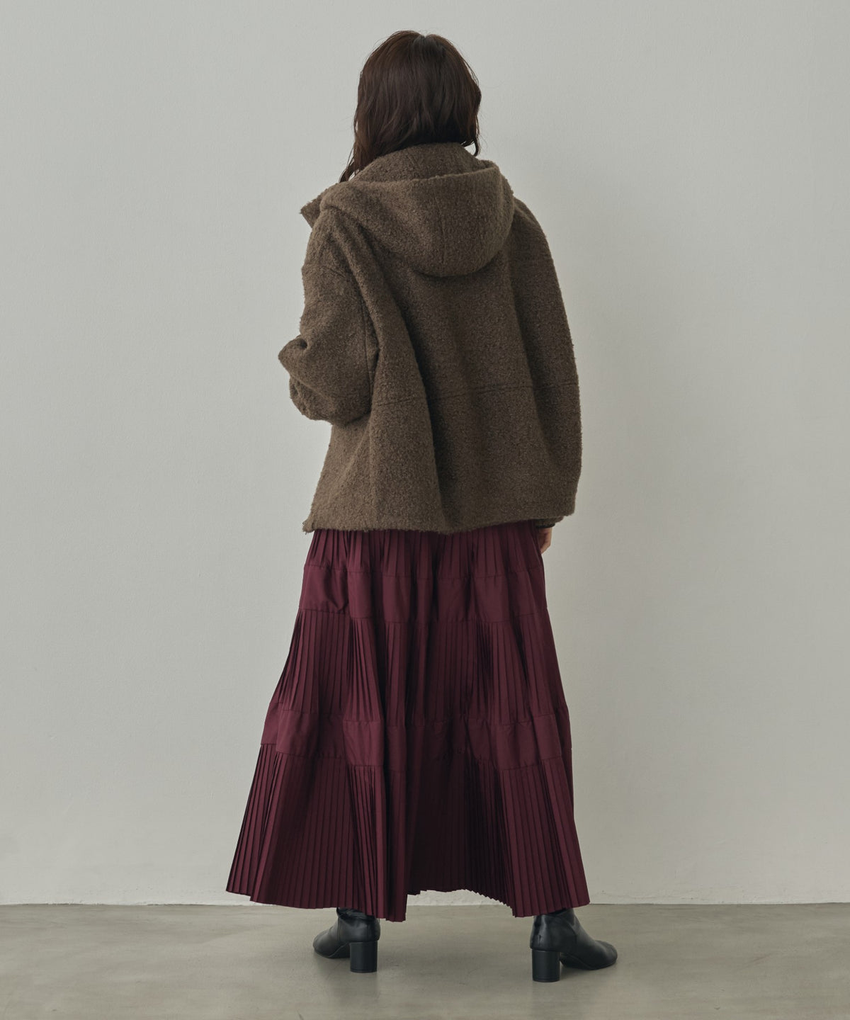 CURLY BOUCLÉ HOODED SHORT JACKET